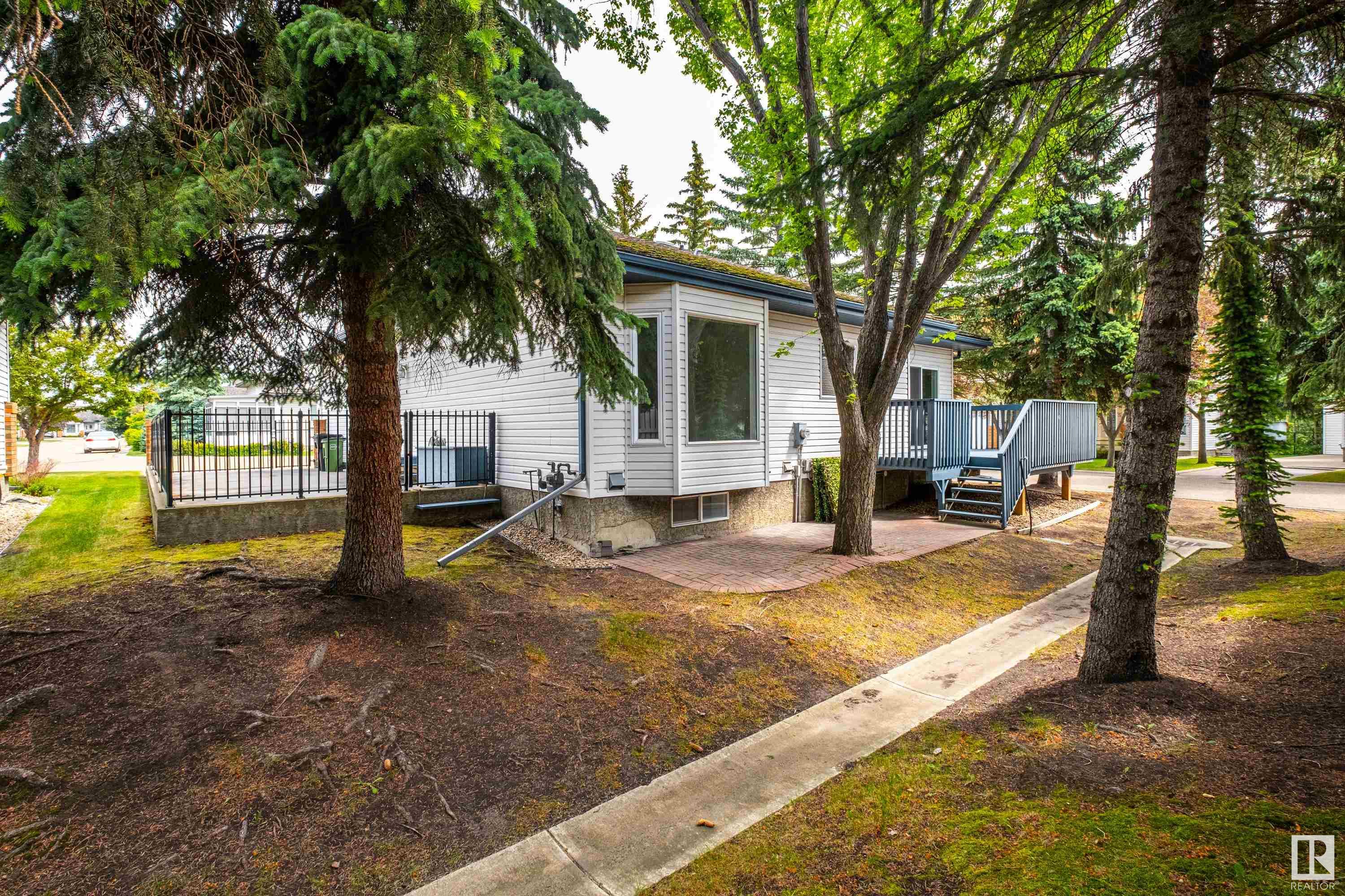 #62 10 Blackburn DR W SW