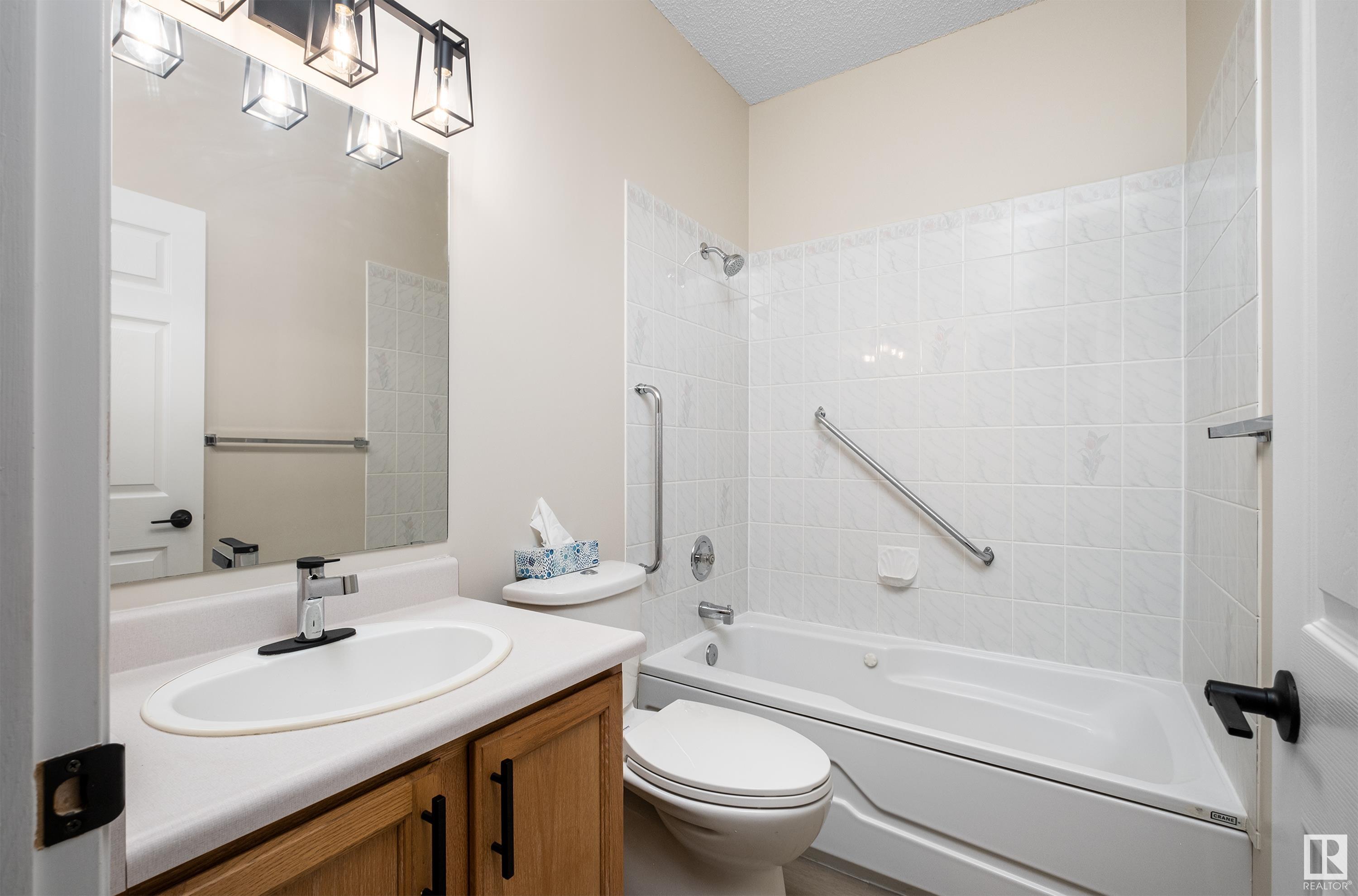 #62 10 Blackburn DR W SW