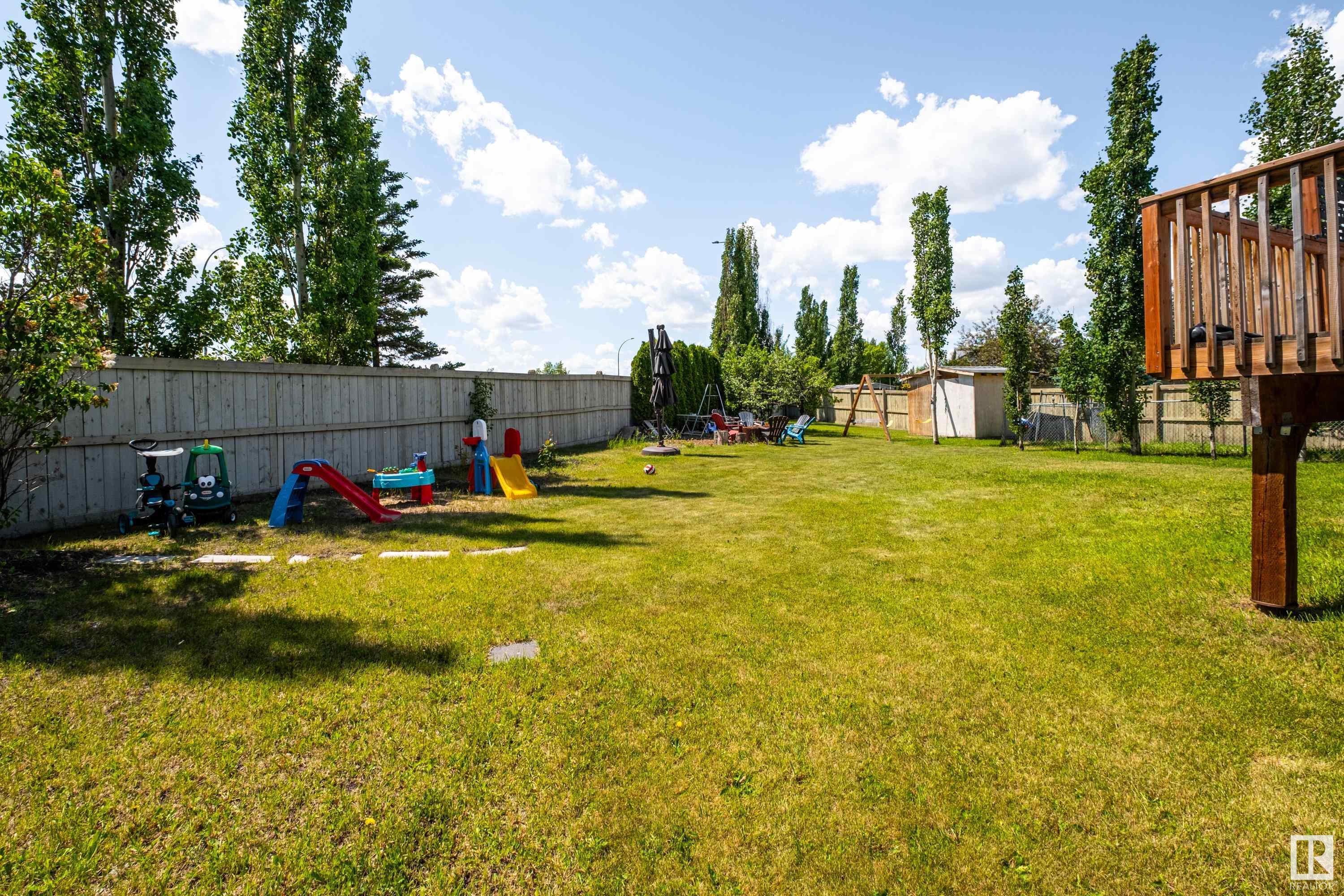 8827 8 AV SW