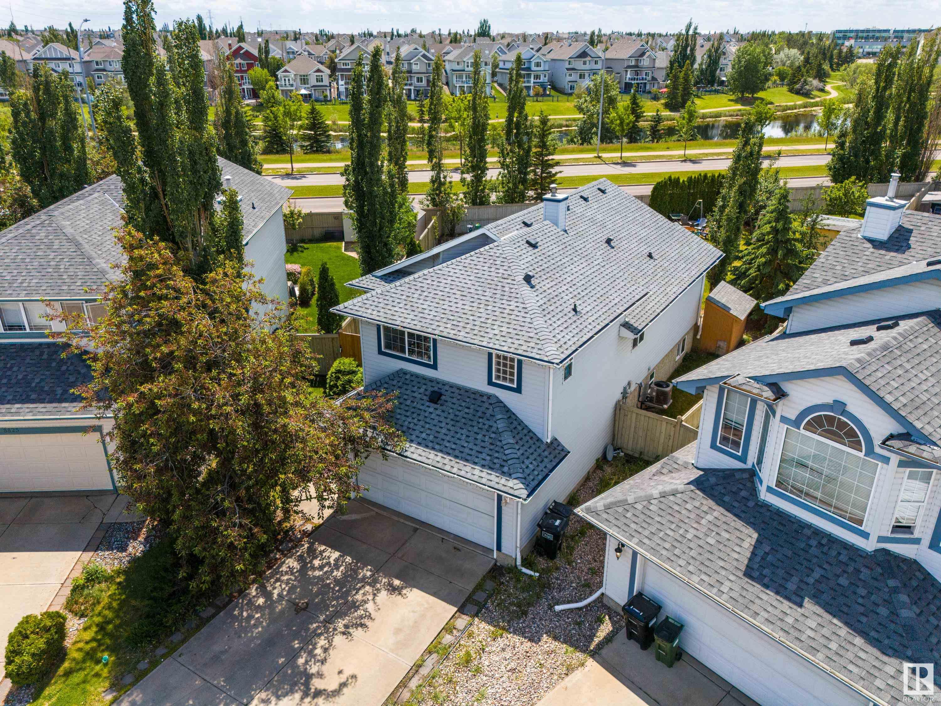 8827 8 AV SW