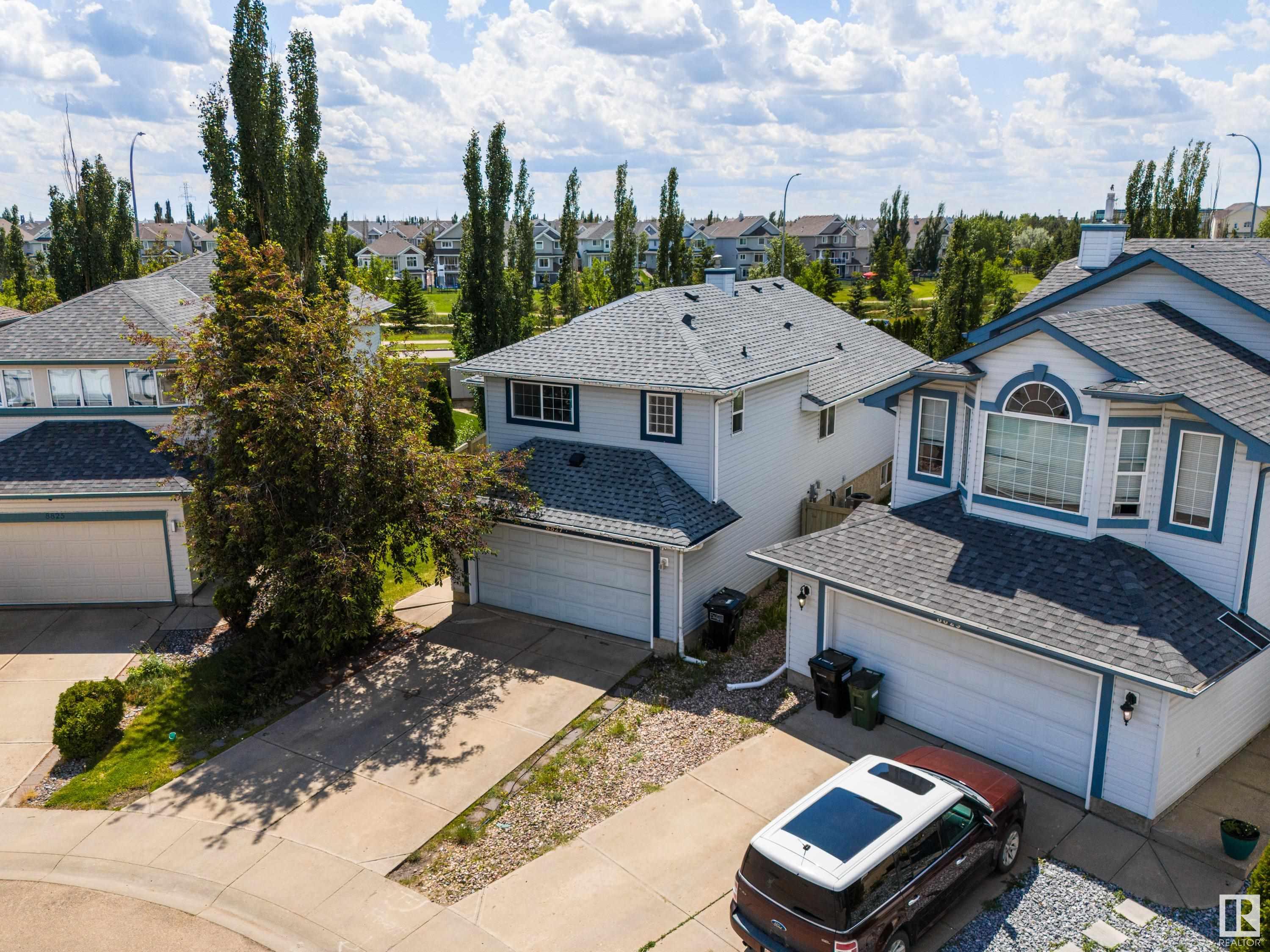 8827 8 AV SW