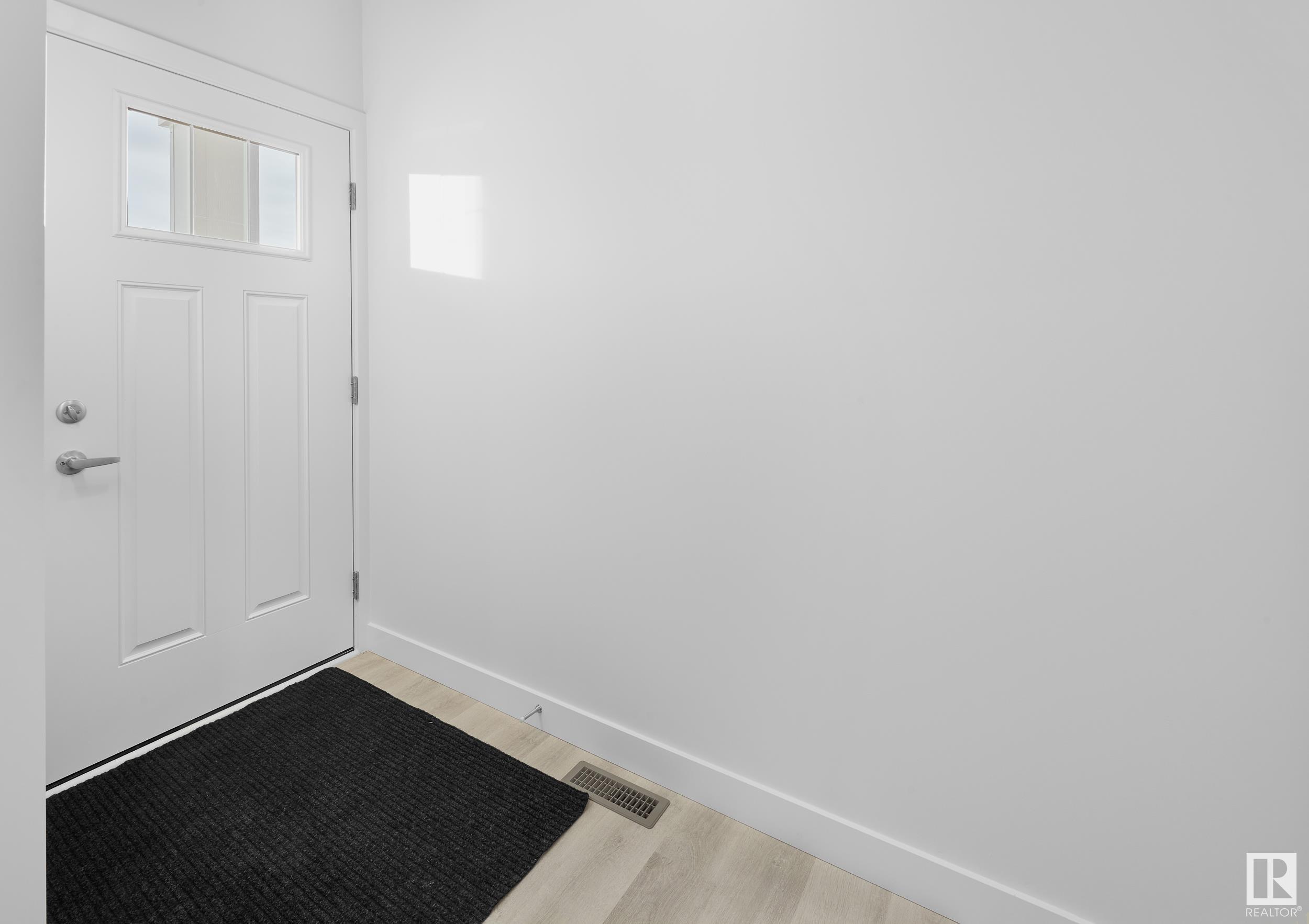 16812 33 AV SW