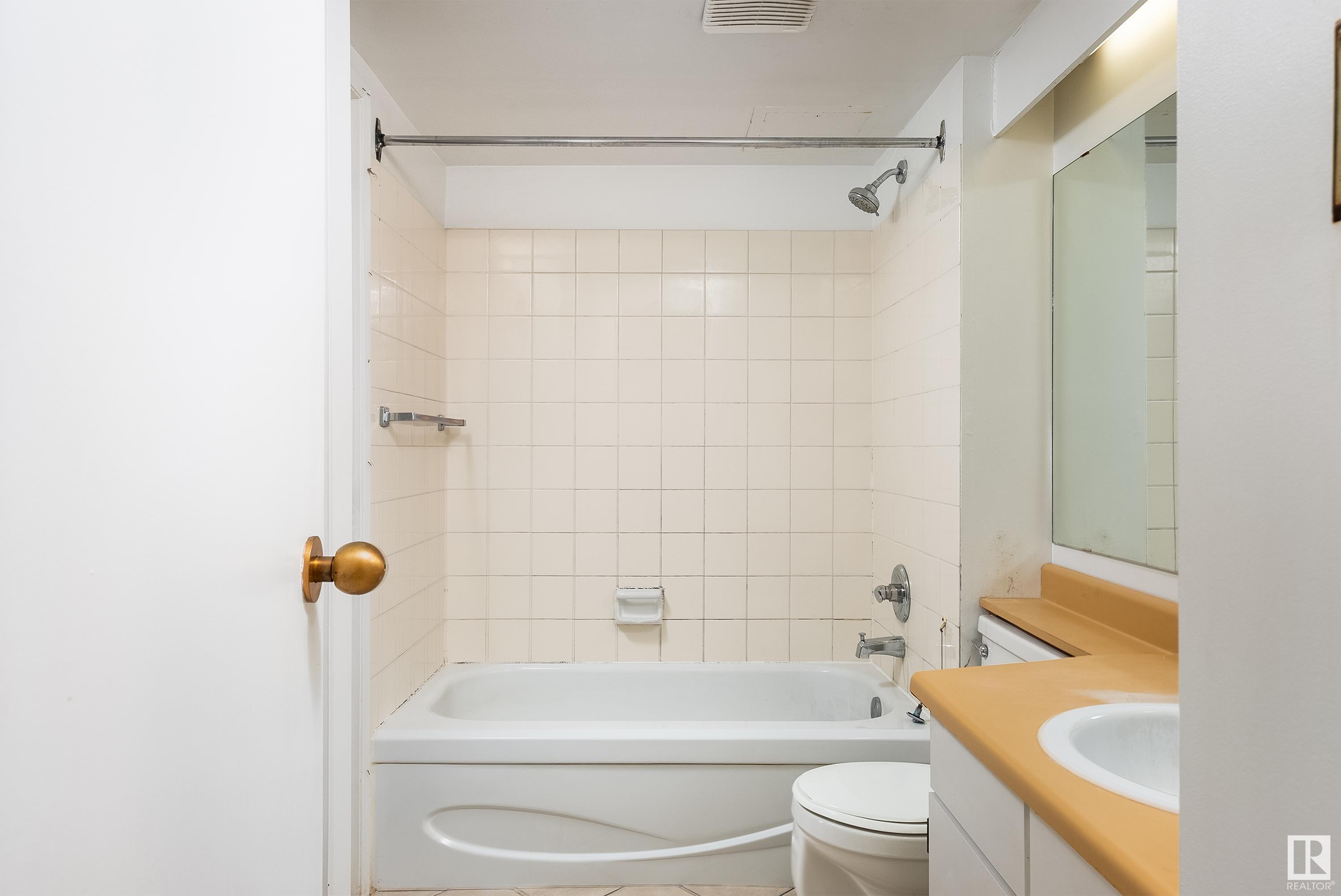 #1405 10149 Saskachewan DR NW