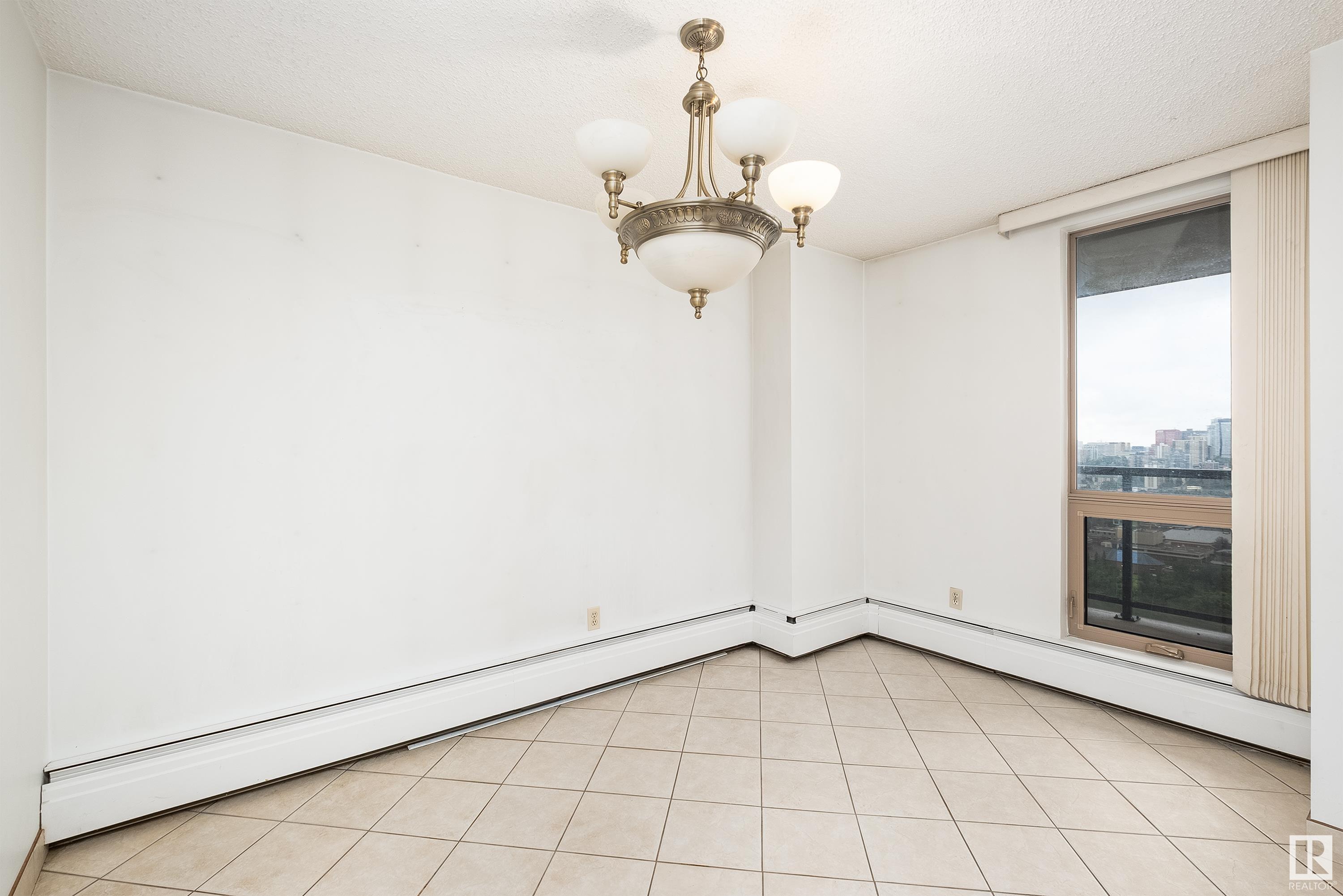 #1405 10149 Saskachewan DR NW