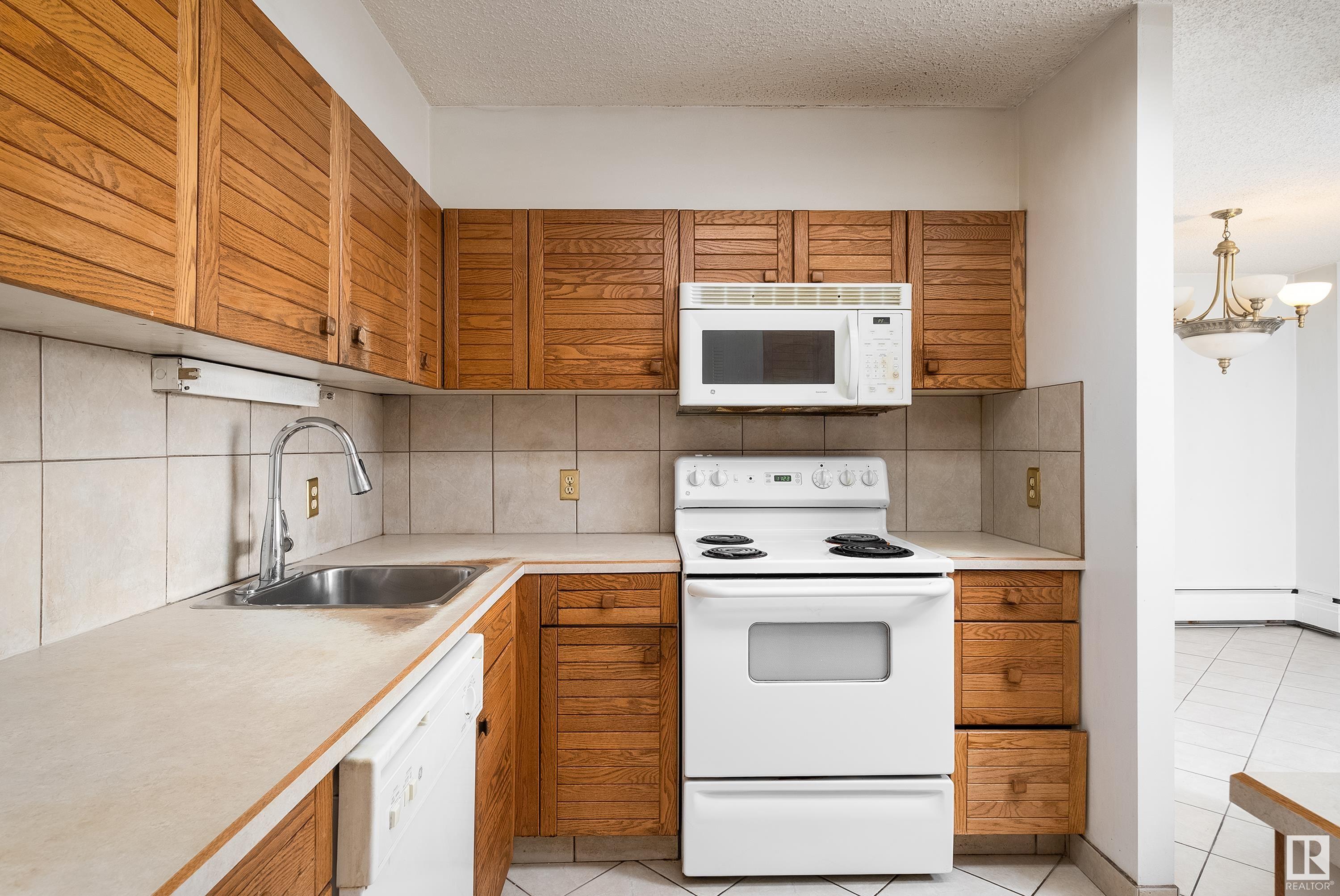 #1405 10149 Saskachewan DR NW