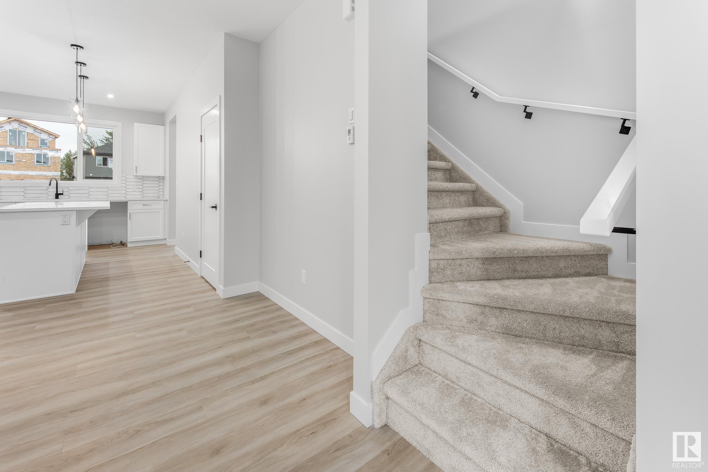 9348 221 ST NW