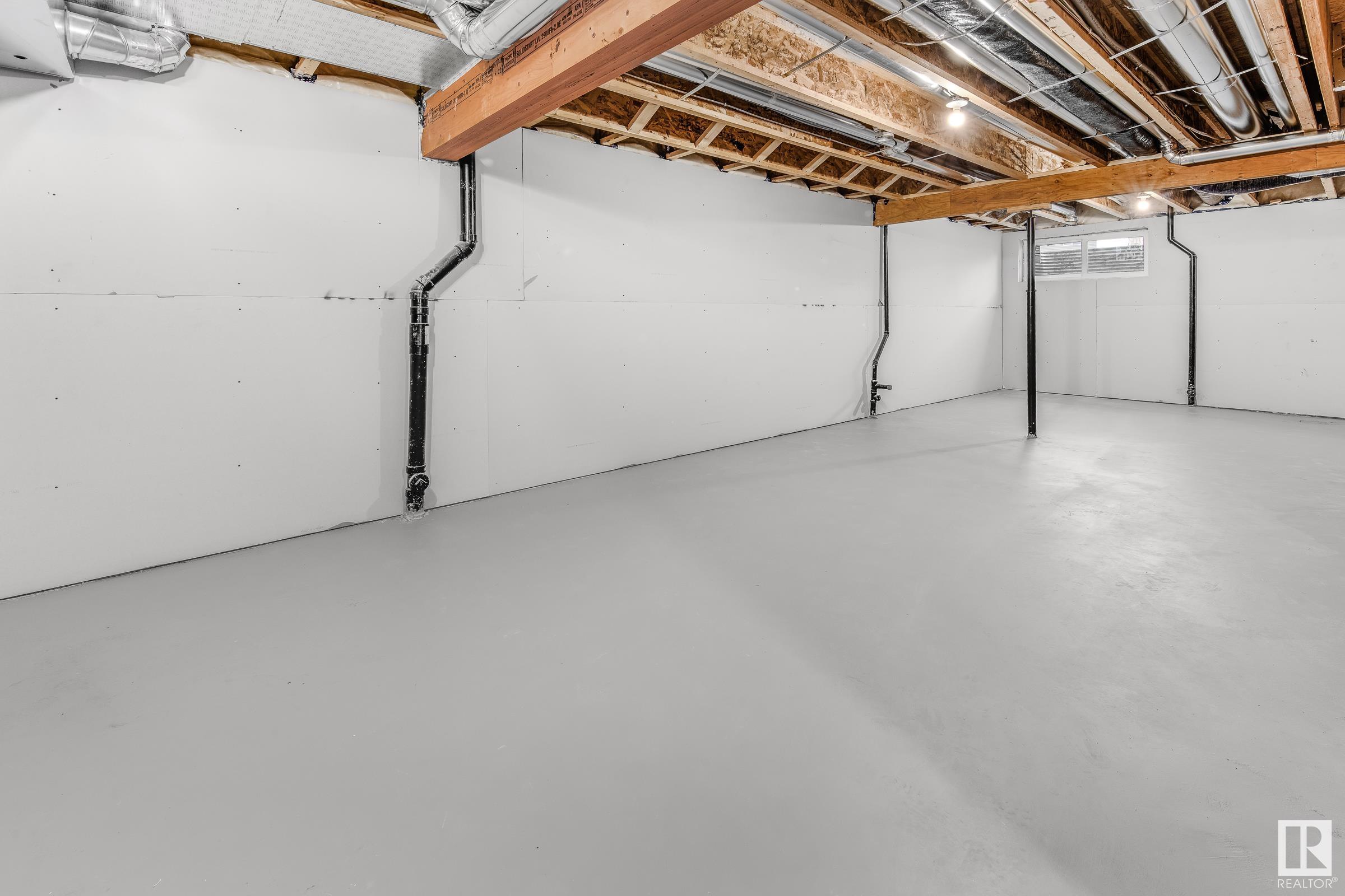 9348 221 ST NW