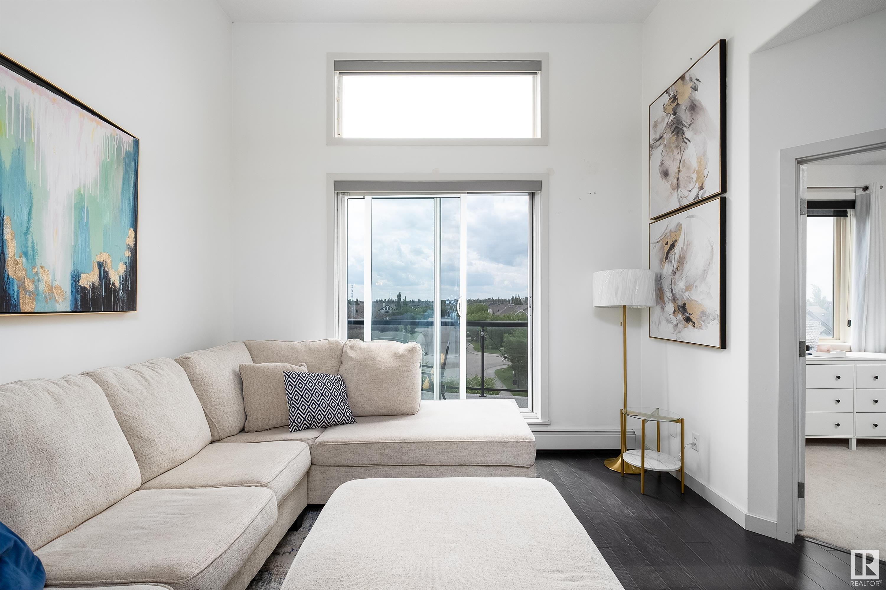 #438 308 Ambleside LI NW
