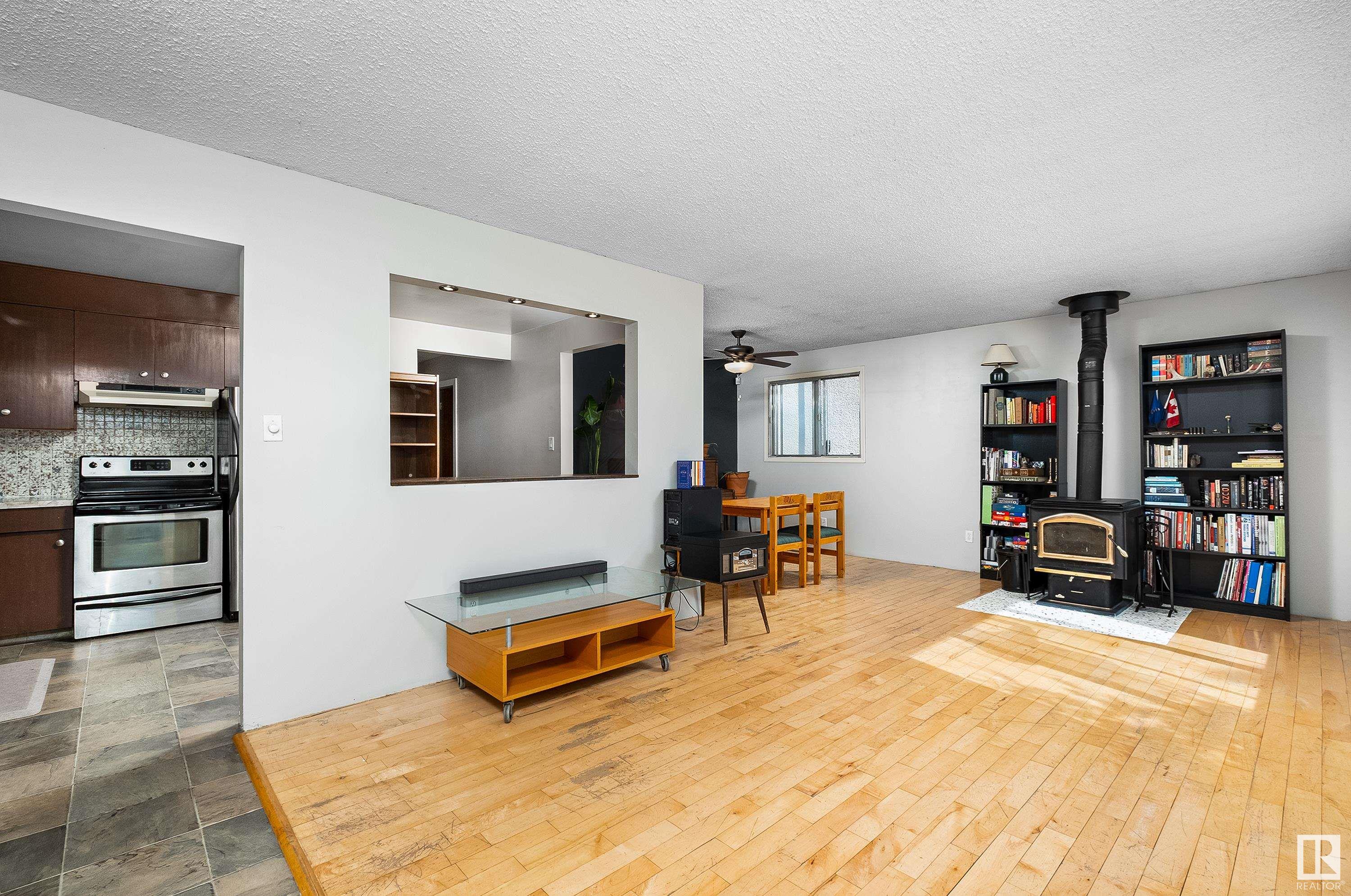 11406 81 ST NW