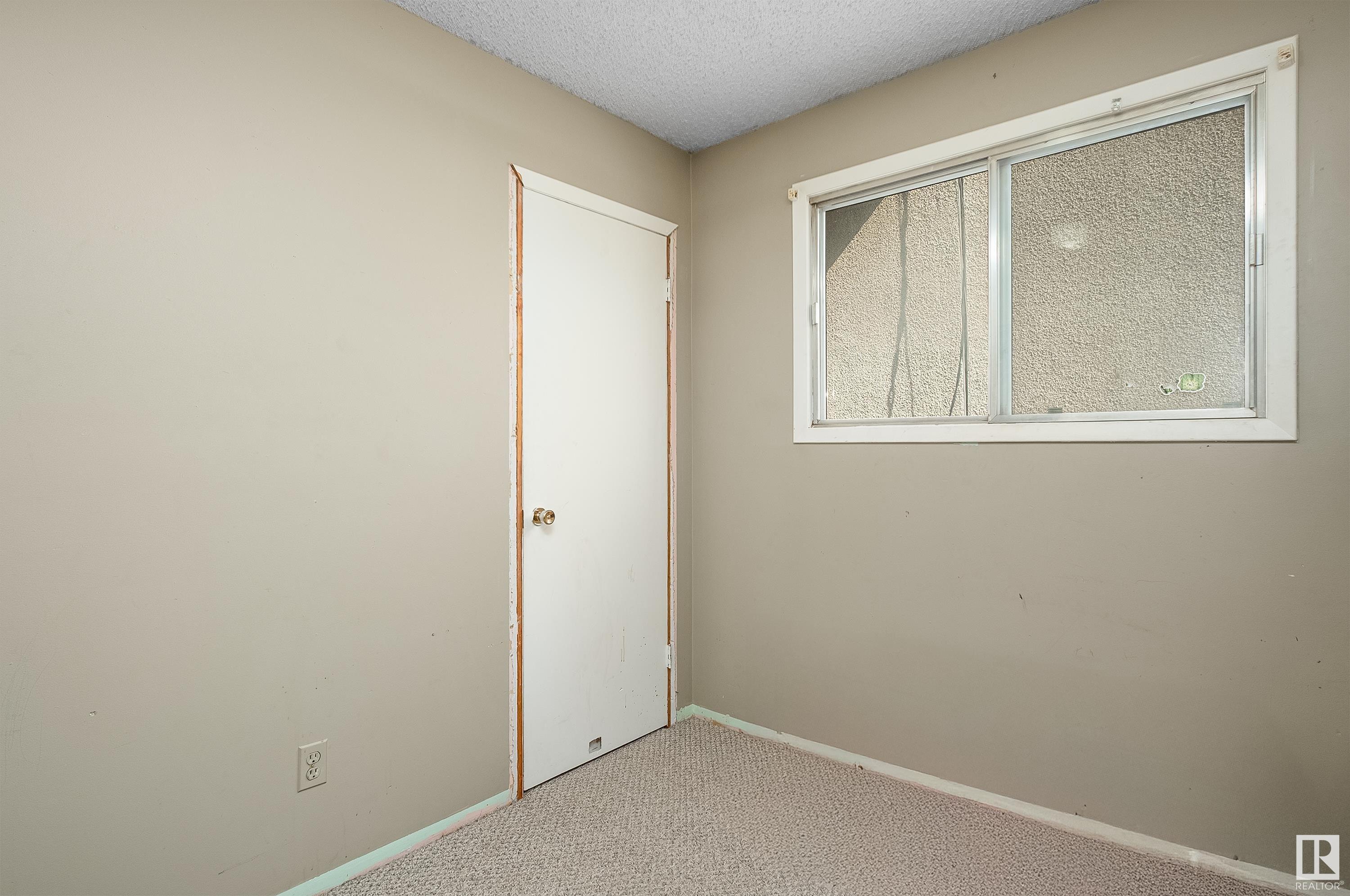 11406 81 ST NW