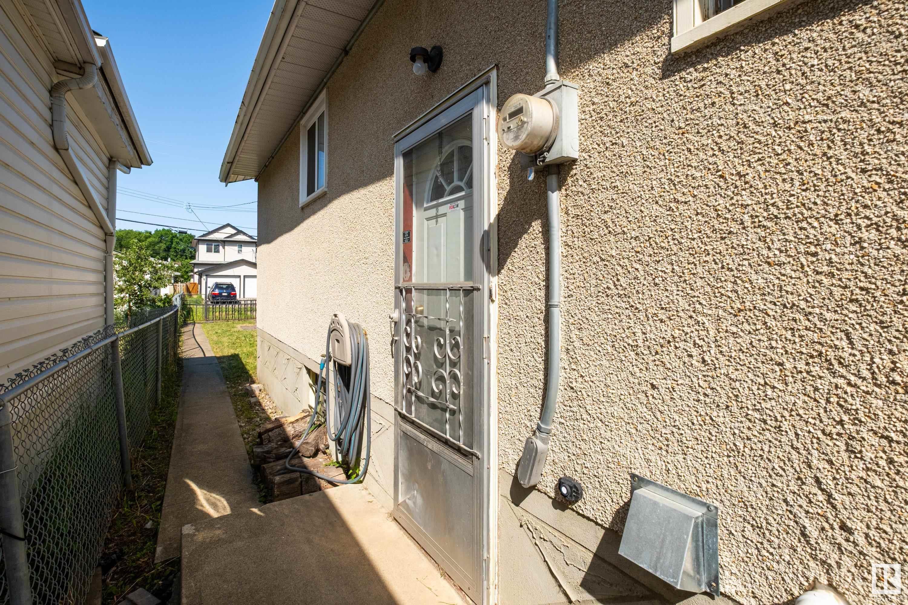 11406 81 ST NW