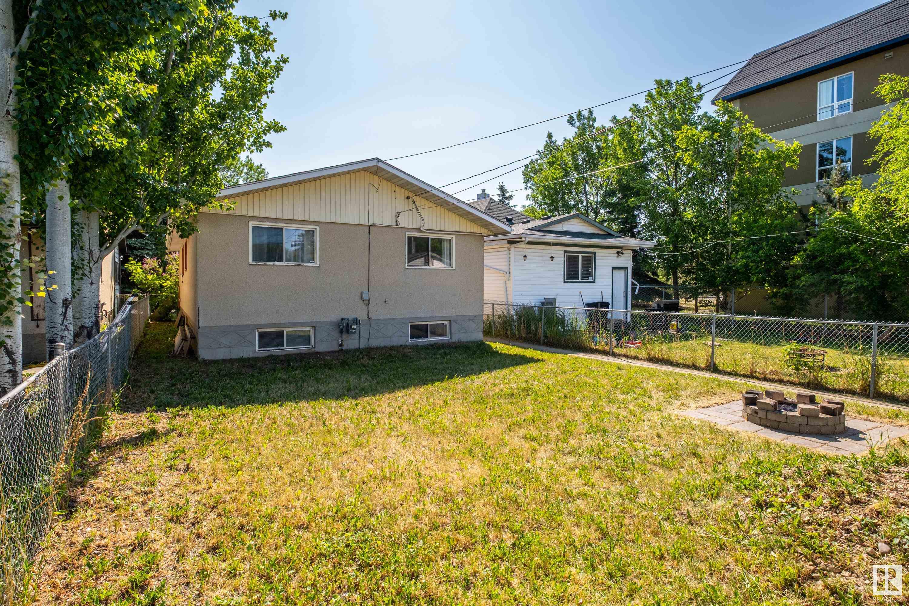 11406 81 ST NW