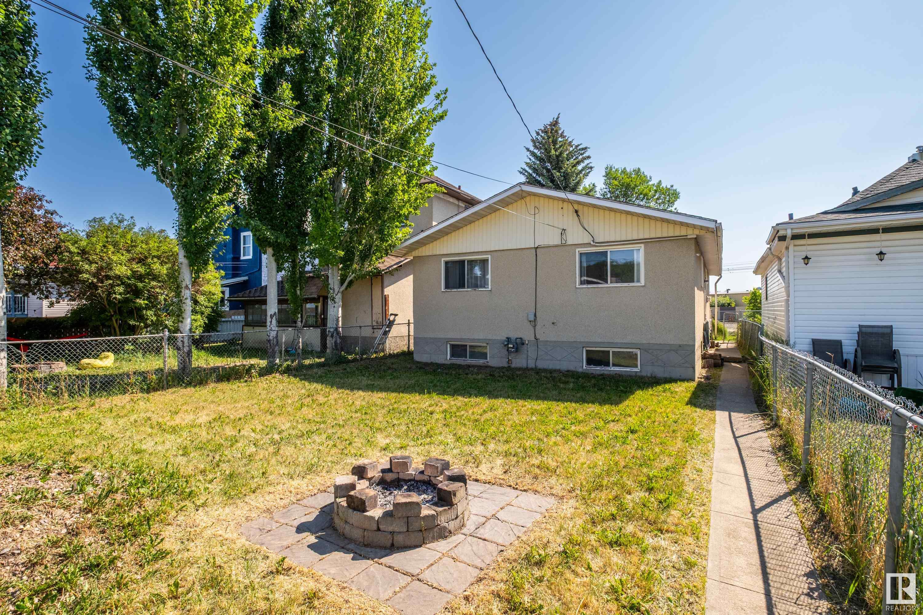 11406 81 ST NW