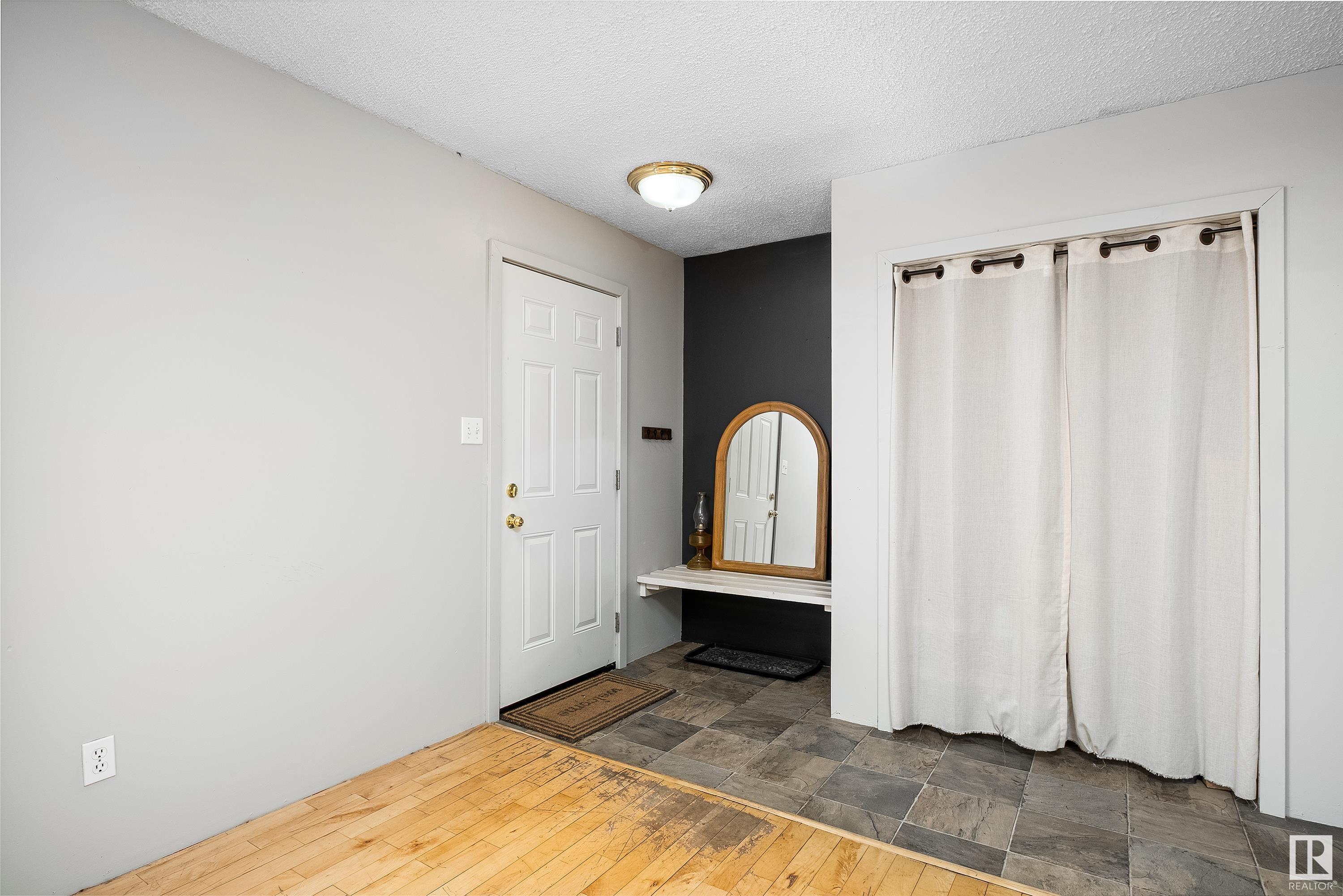 11406 81 ST NW