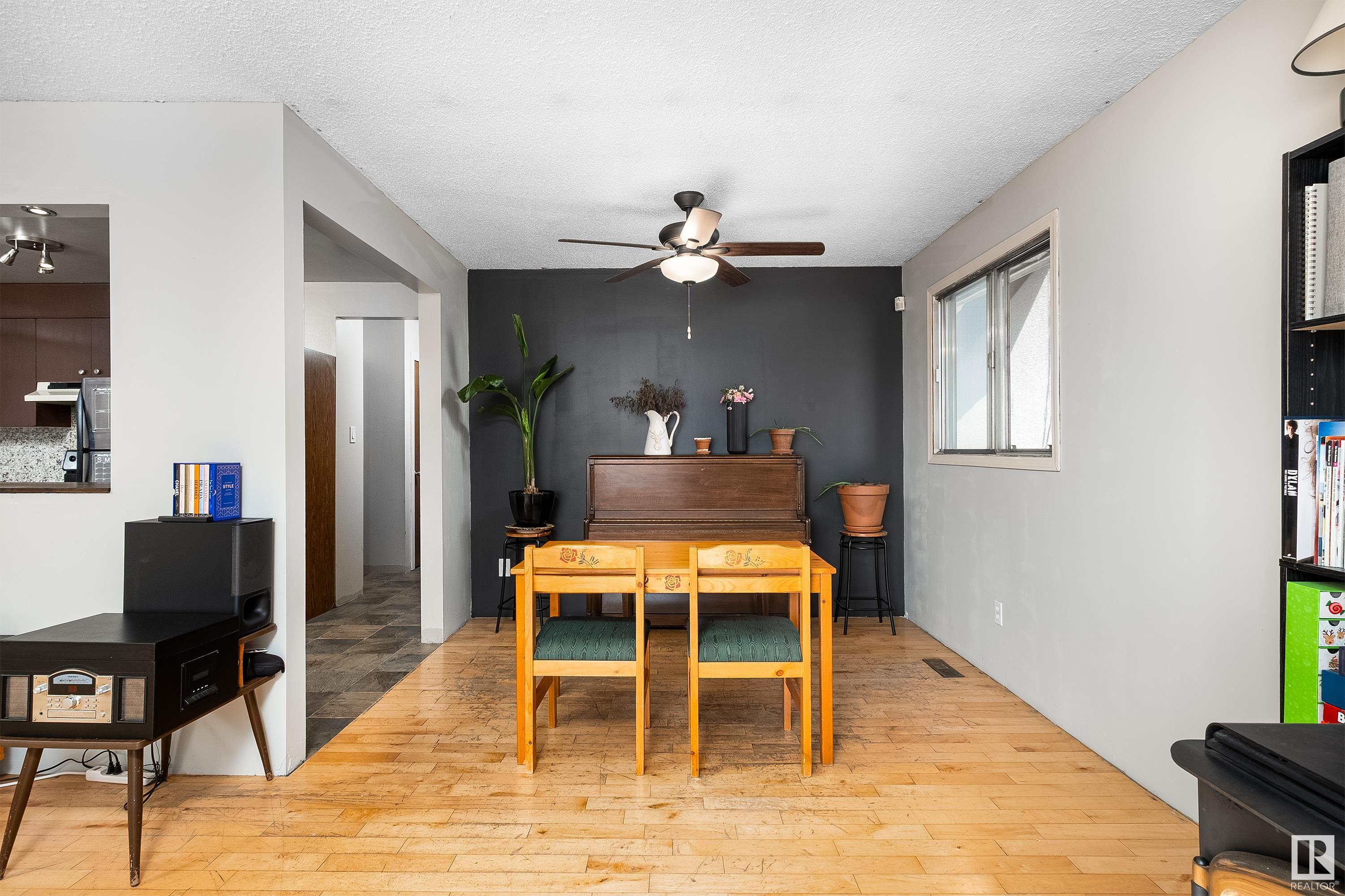 11406 81 ST NW