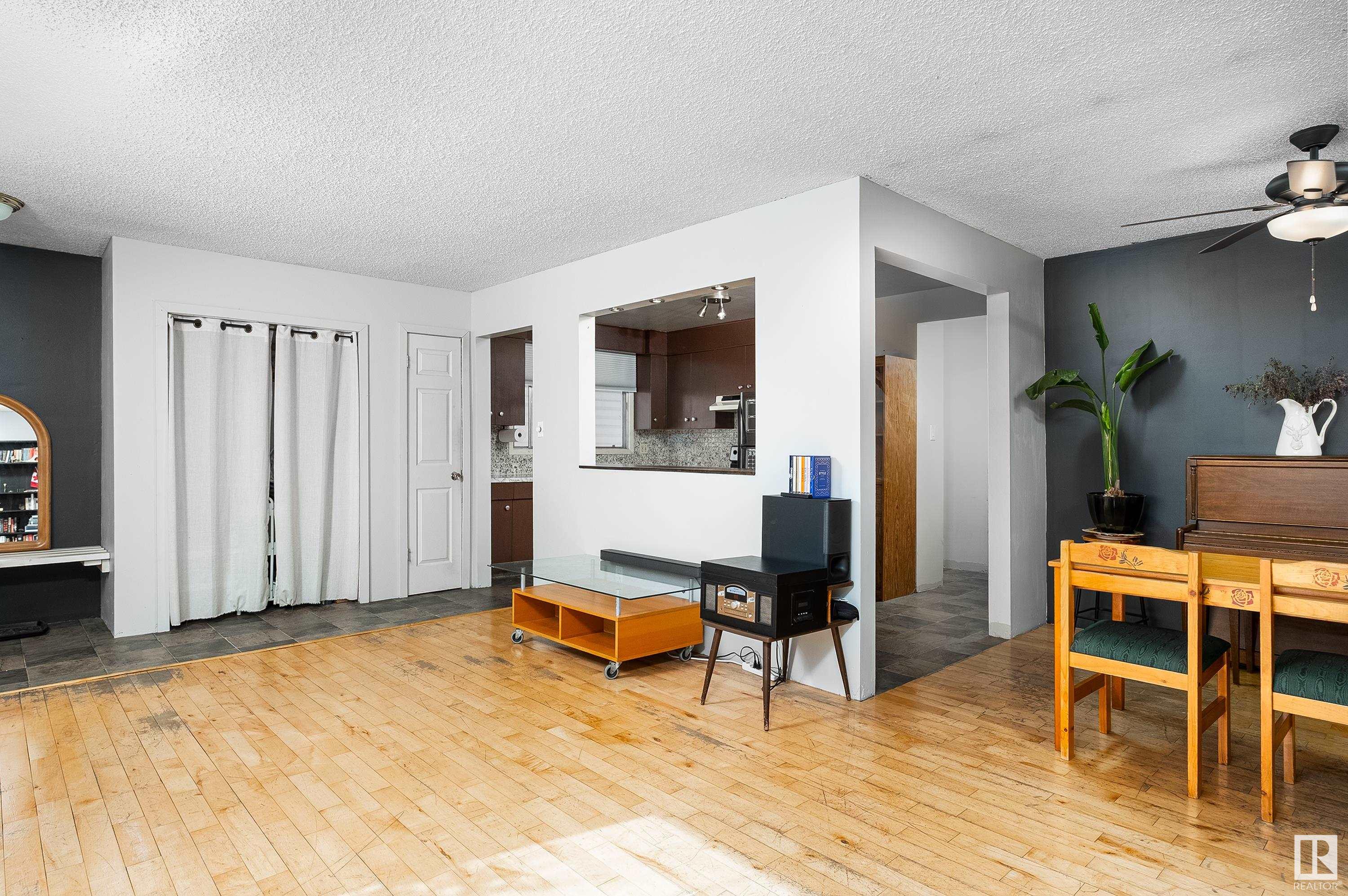 11406 81 ST NW