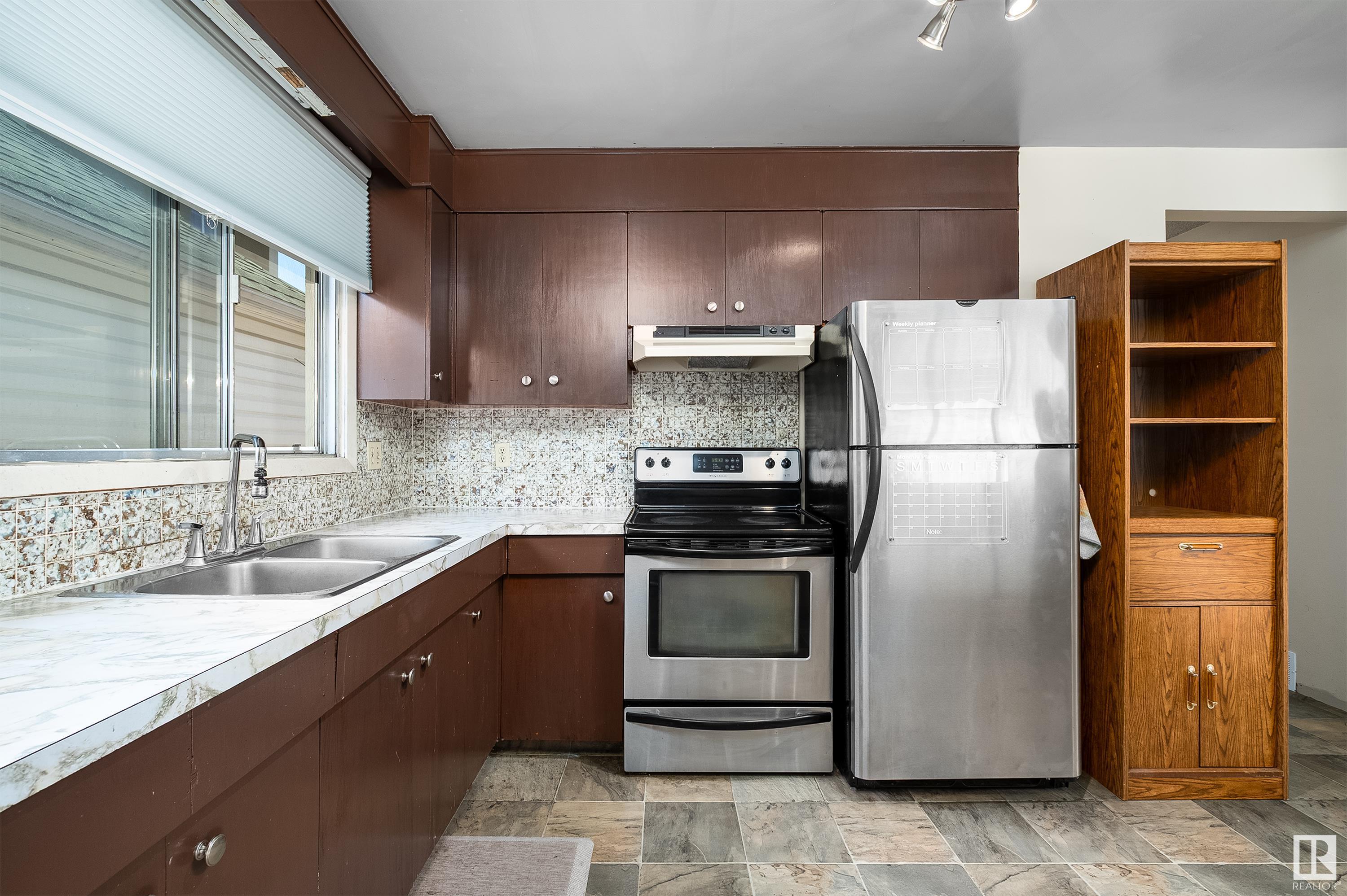 11406 81 ST NW