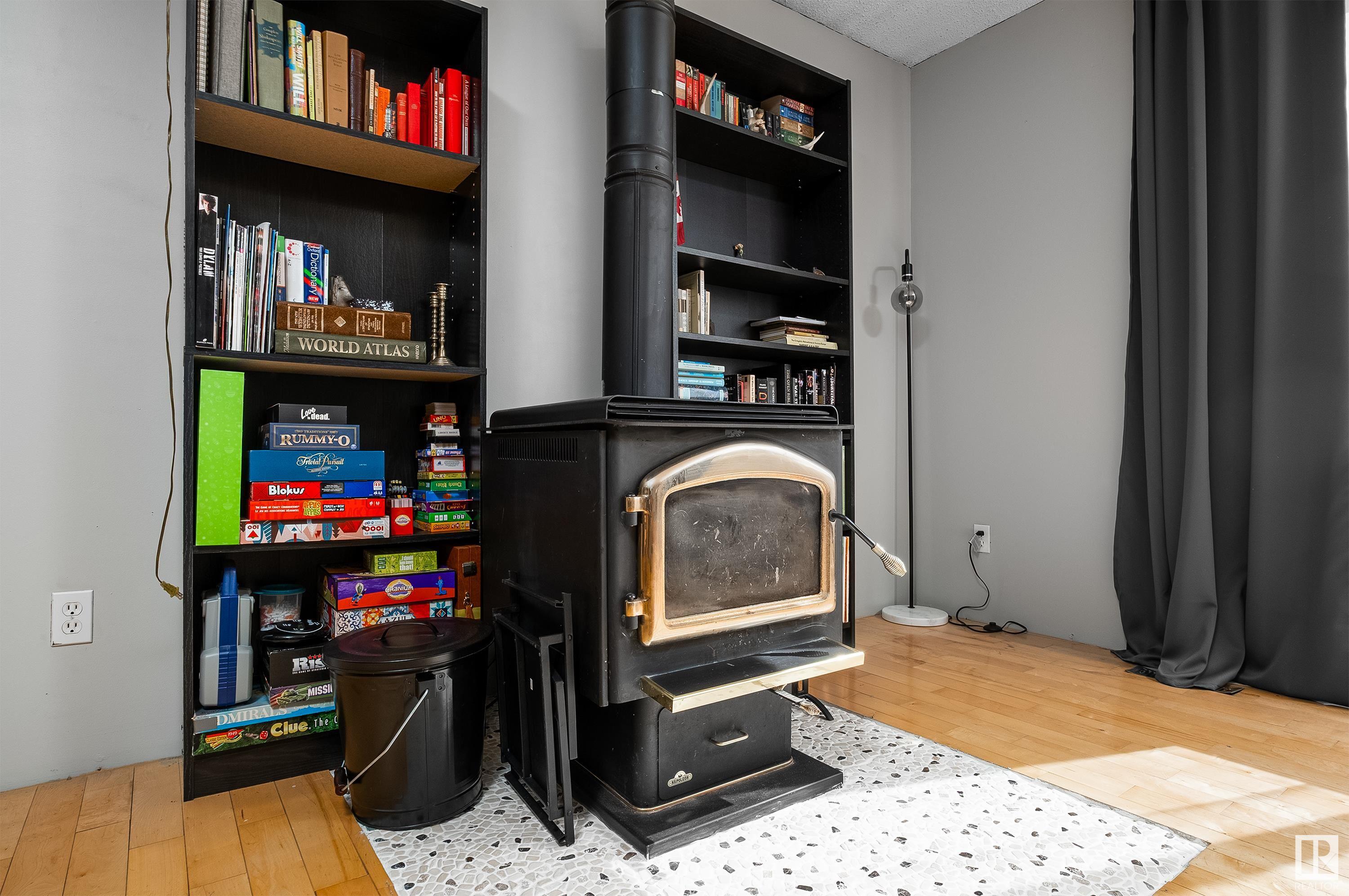11406 81 ST NW