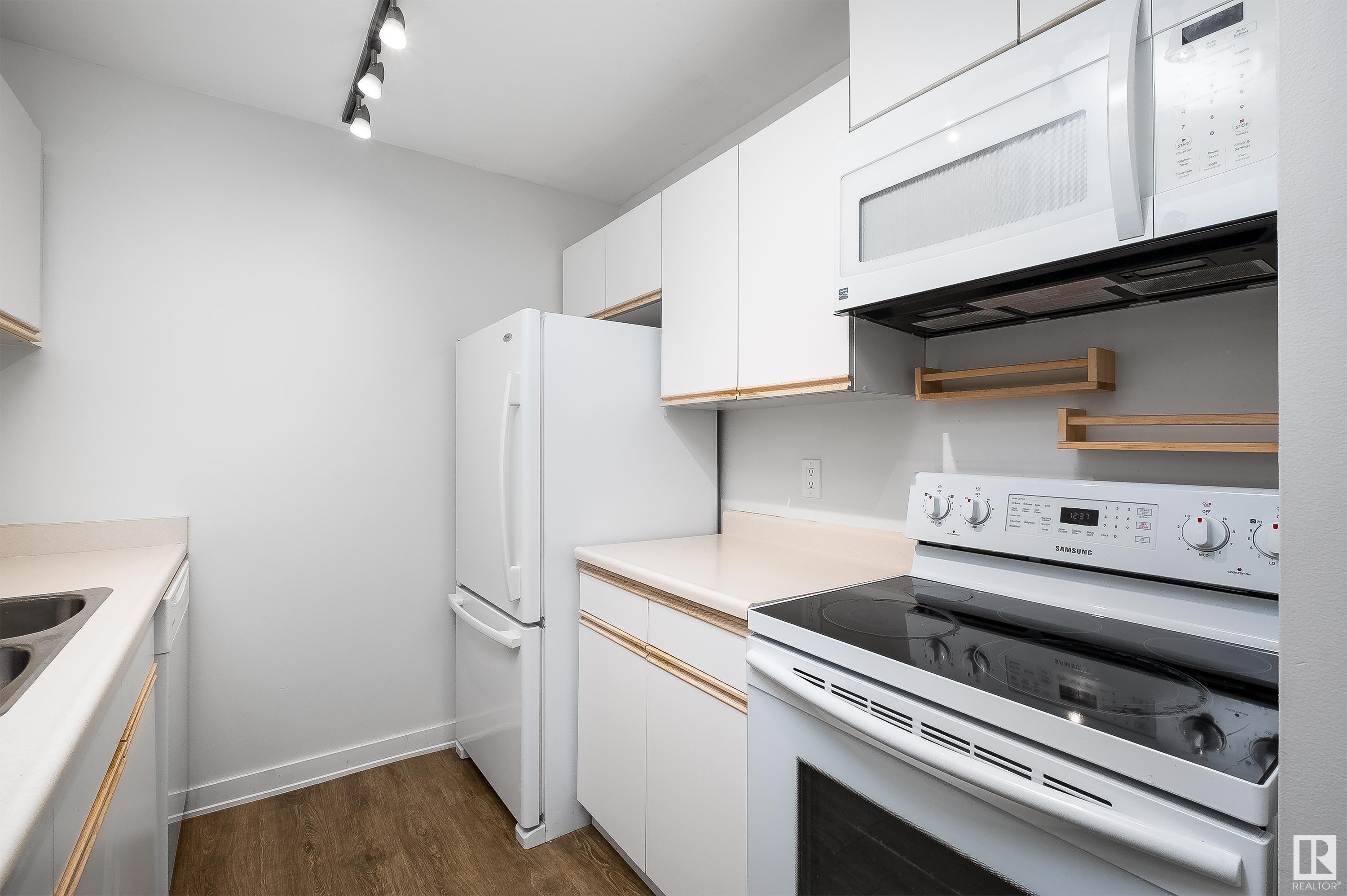 #134 10636 120 ST NW