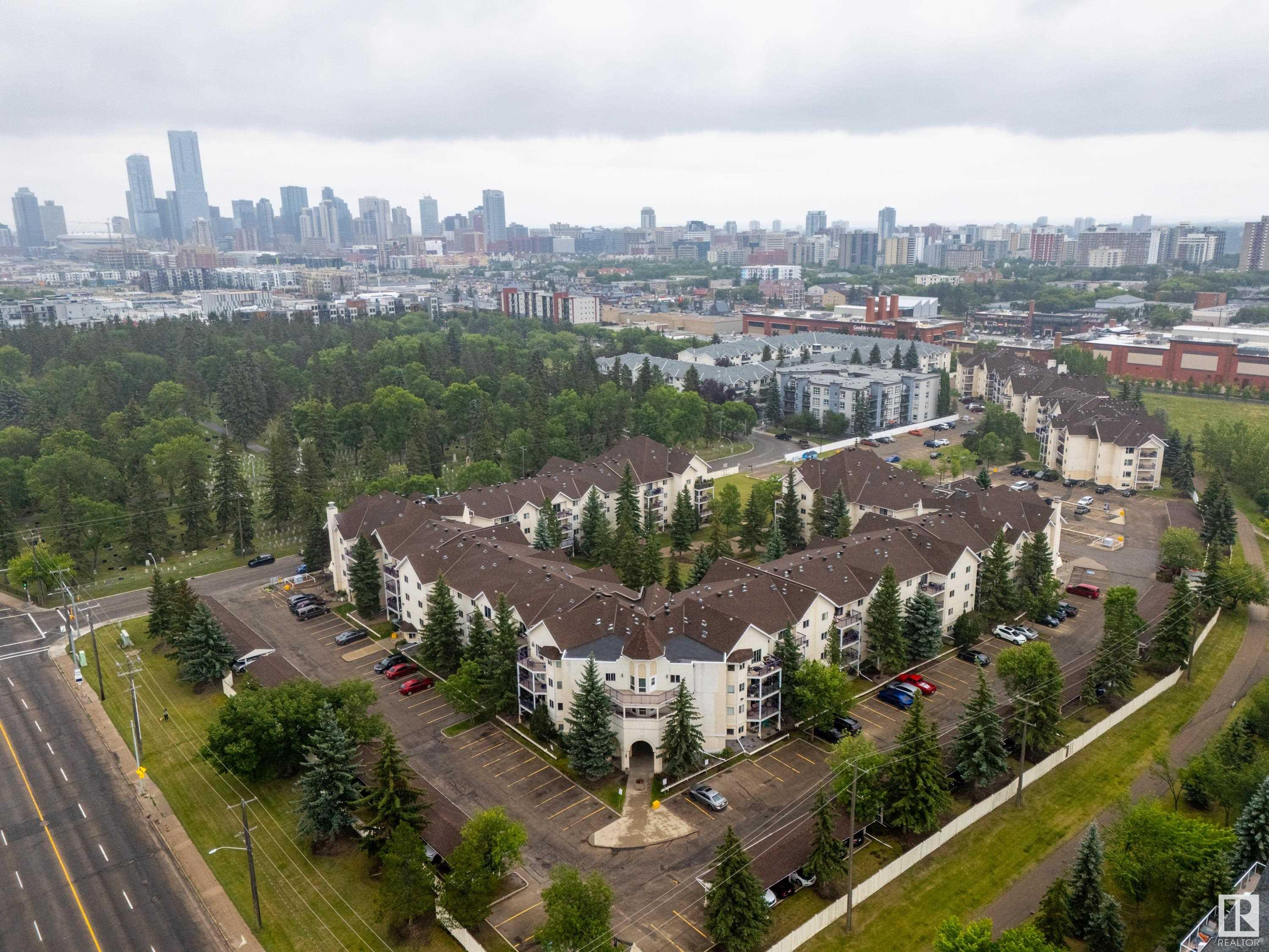 #134 10636 120 ST NW