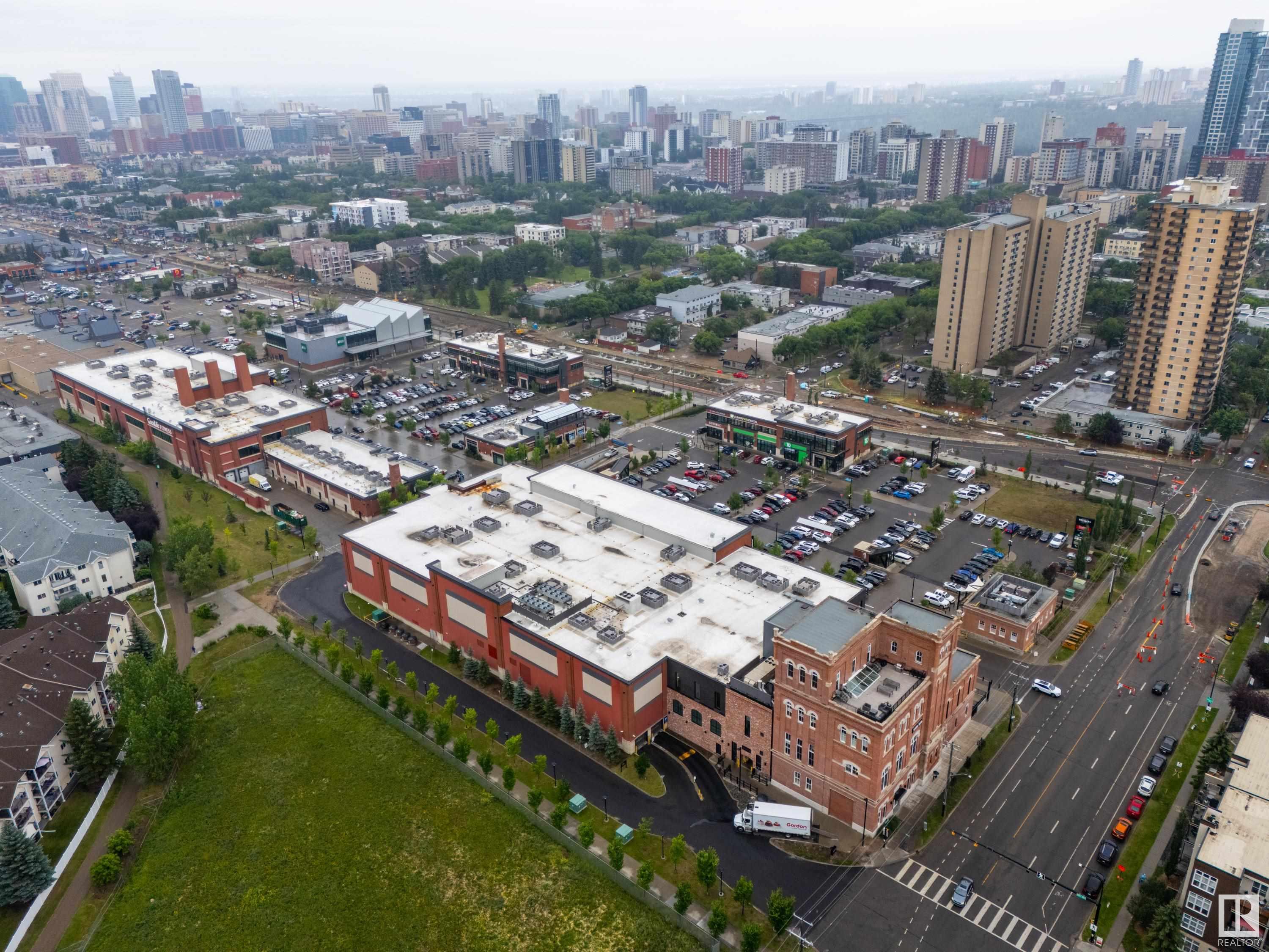 #134 10636 120 ST NW