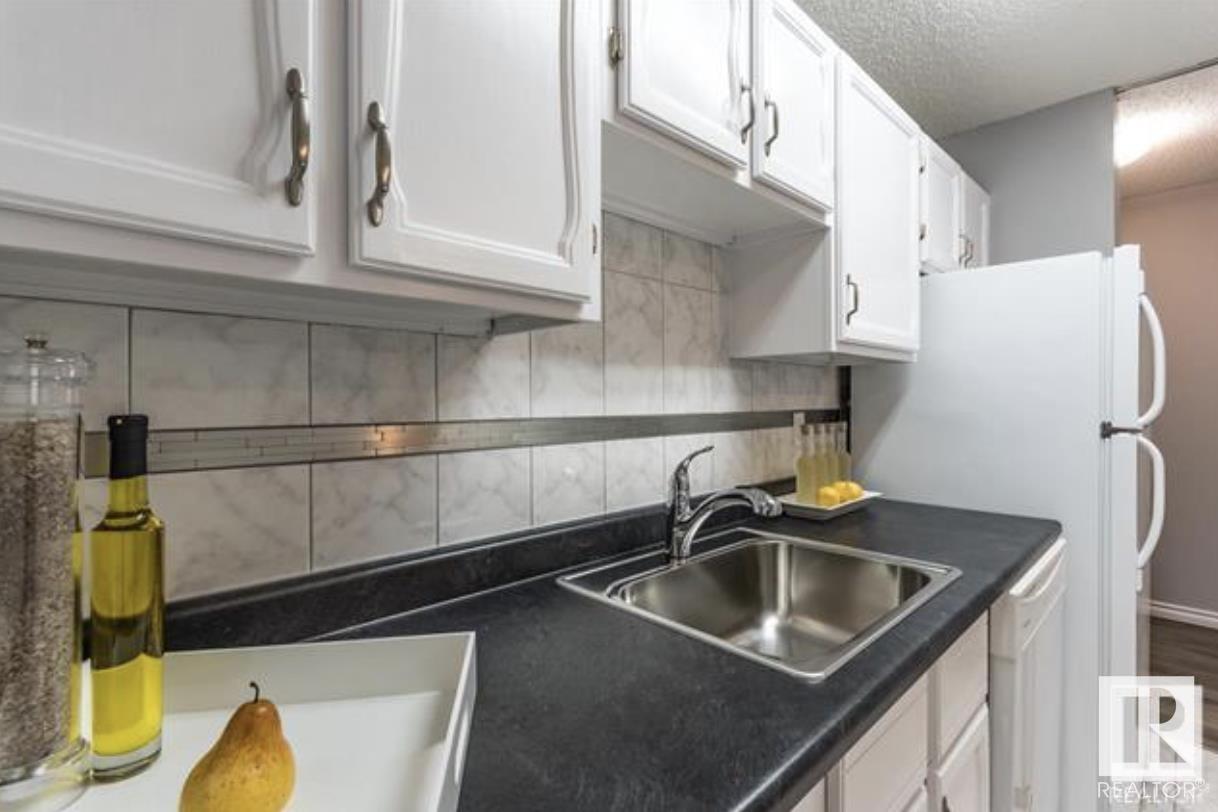 214 Surrey GD NW