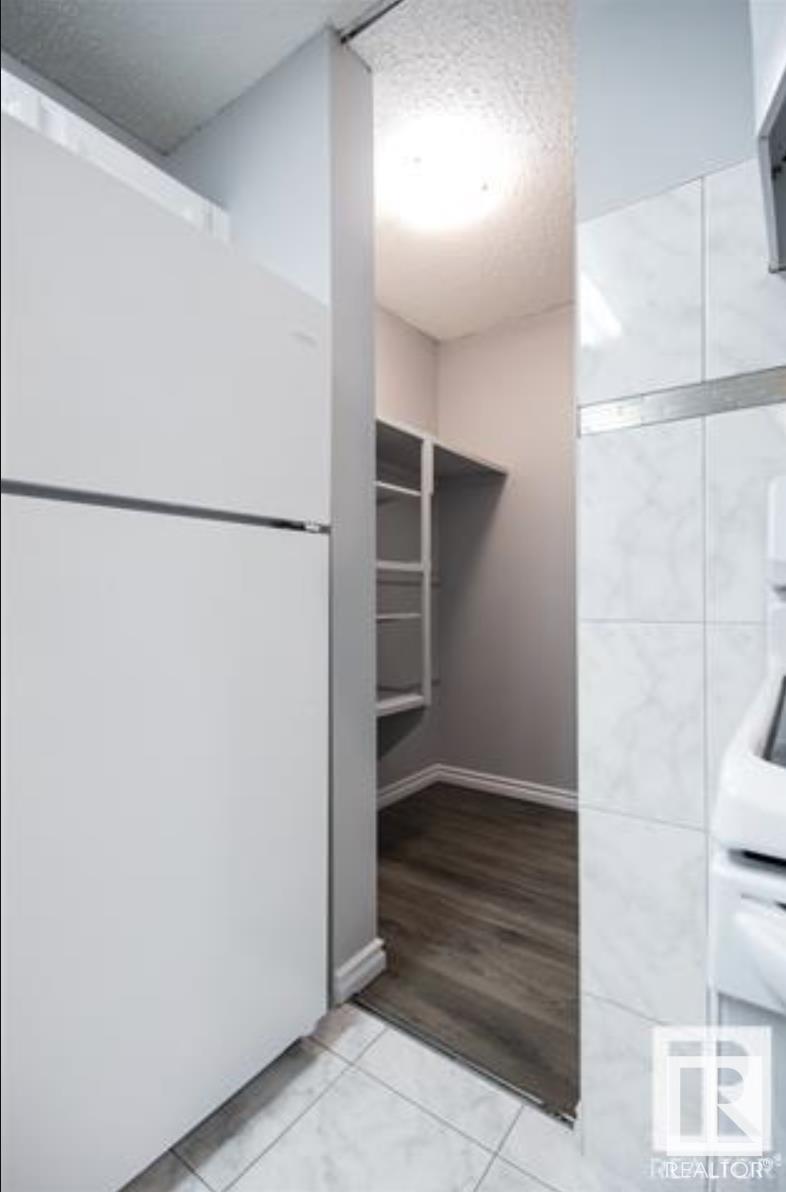 214 Surrey GD NW