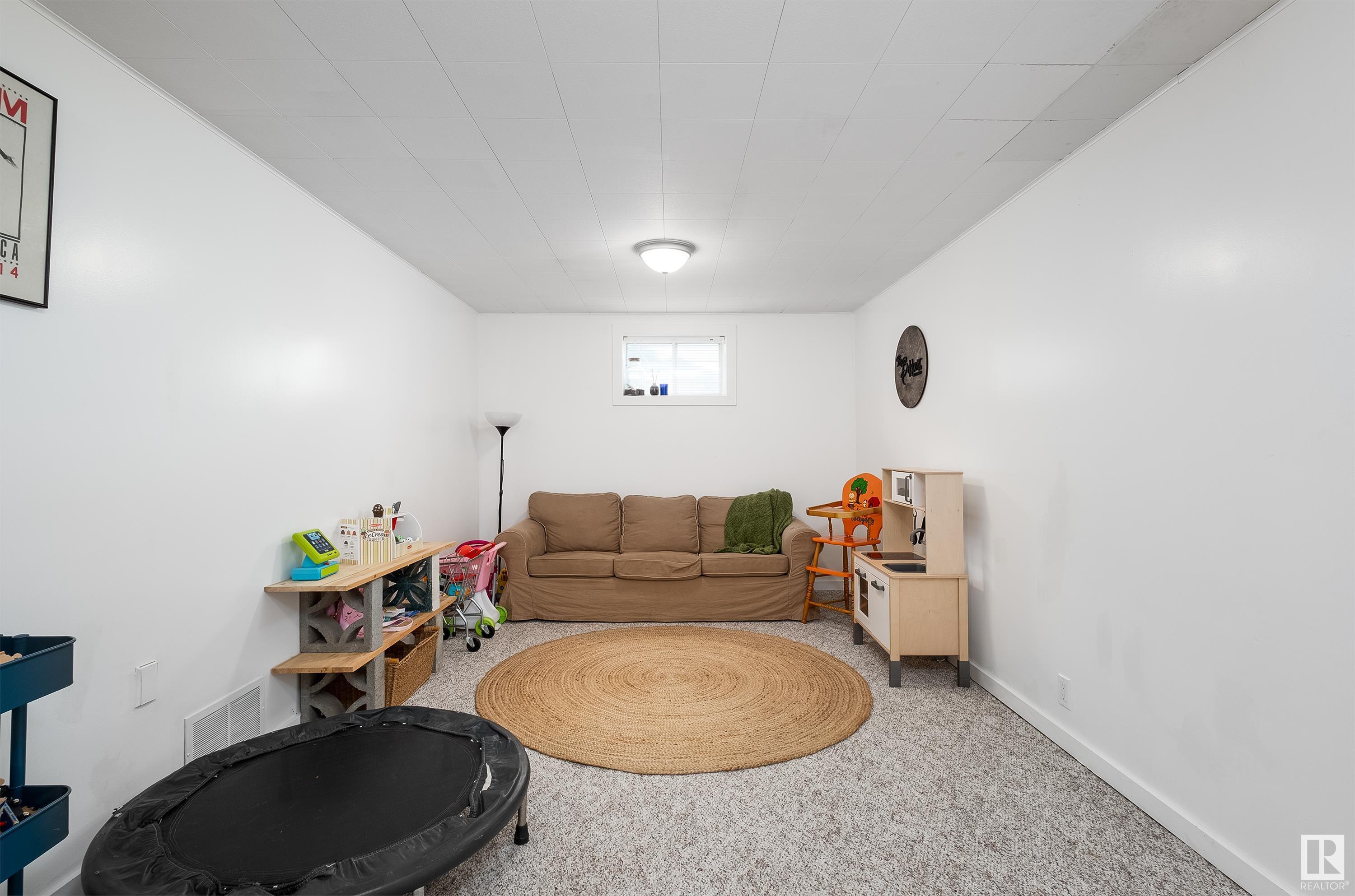 9106 154 ST NW