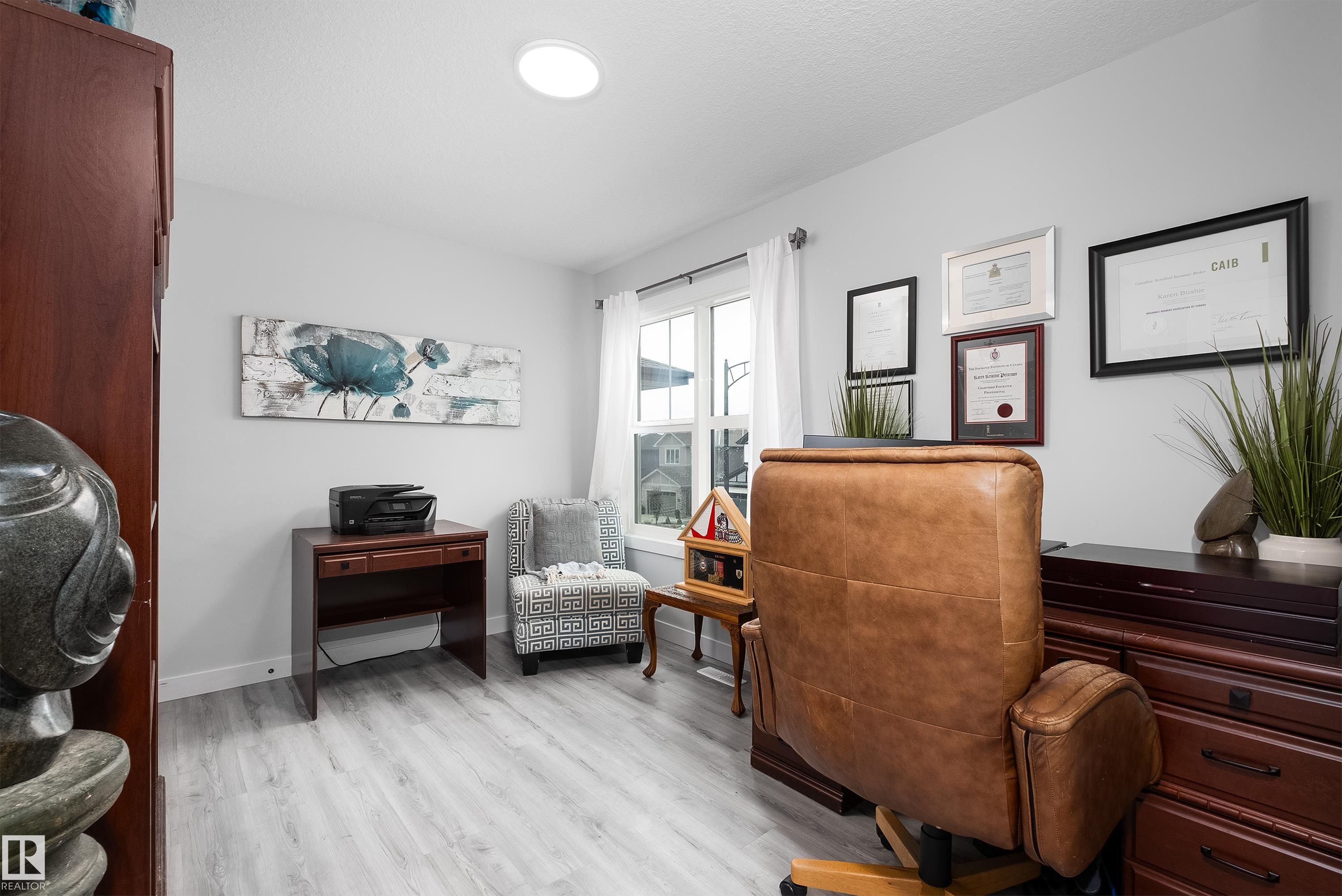20892 131 AV NW