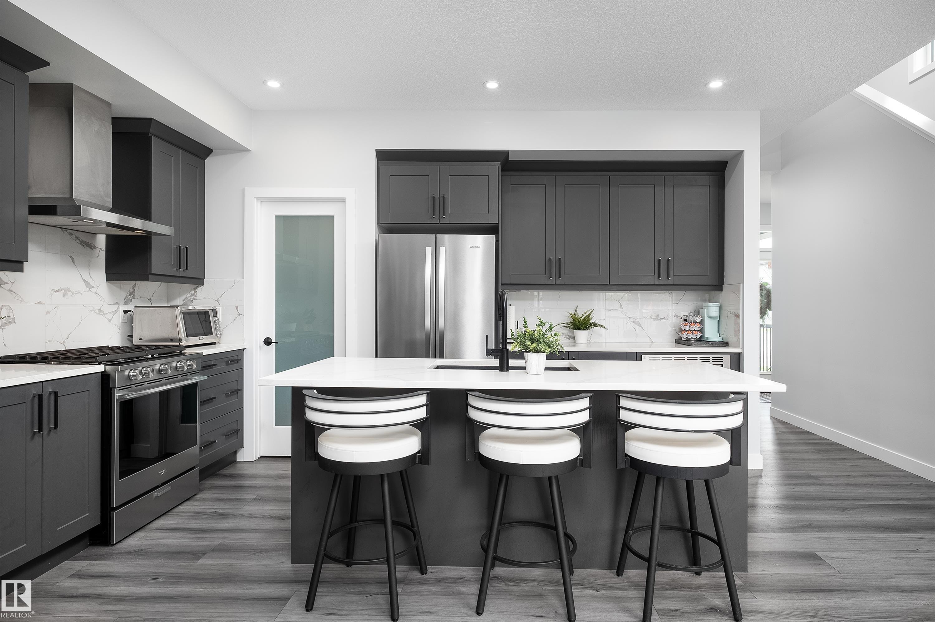 20892 131 AV NW