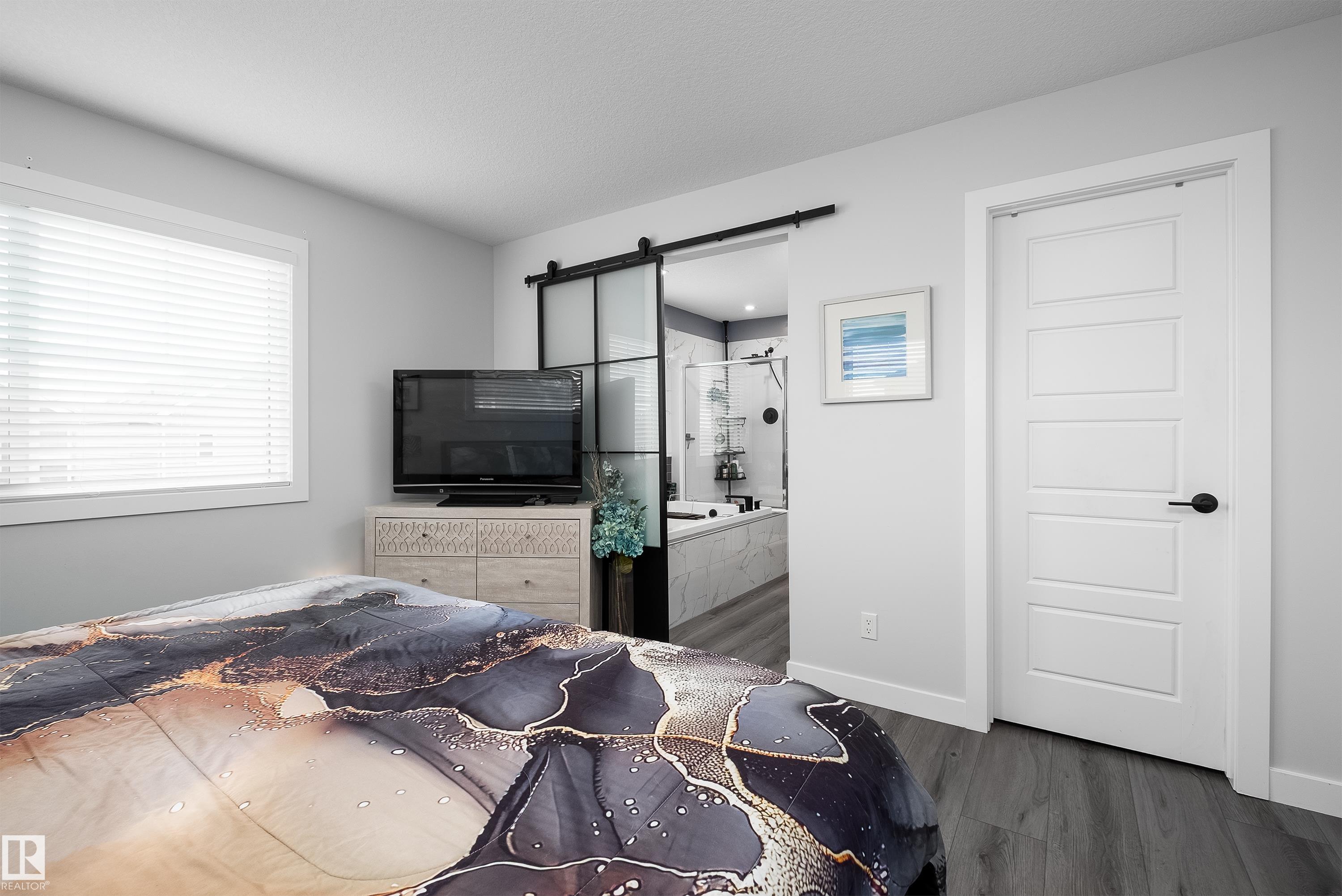 20892 131 AV NW