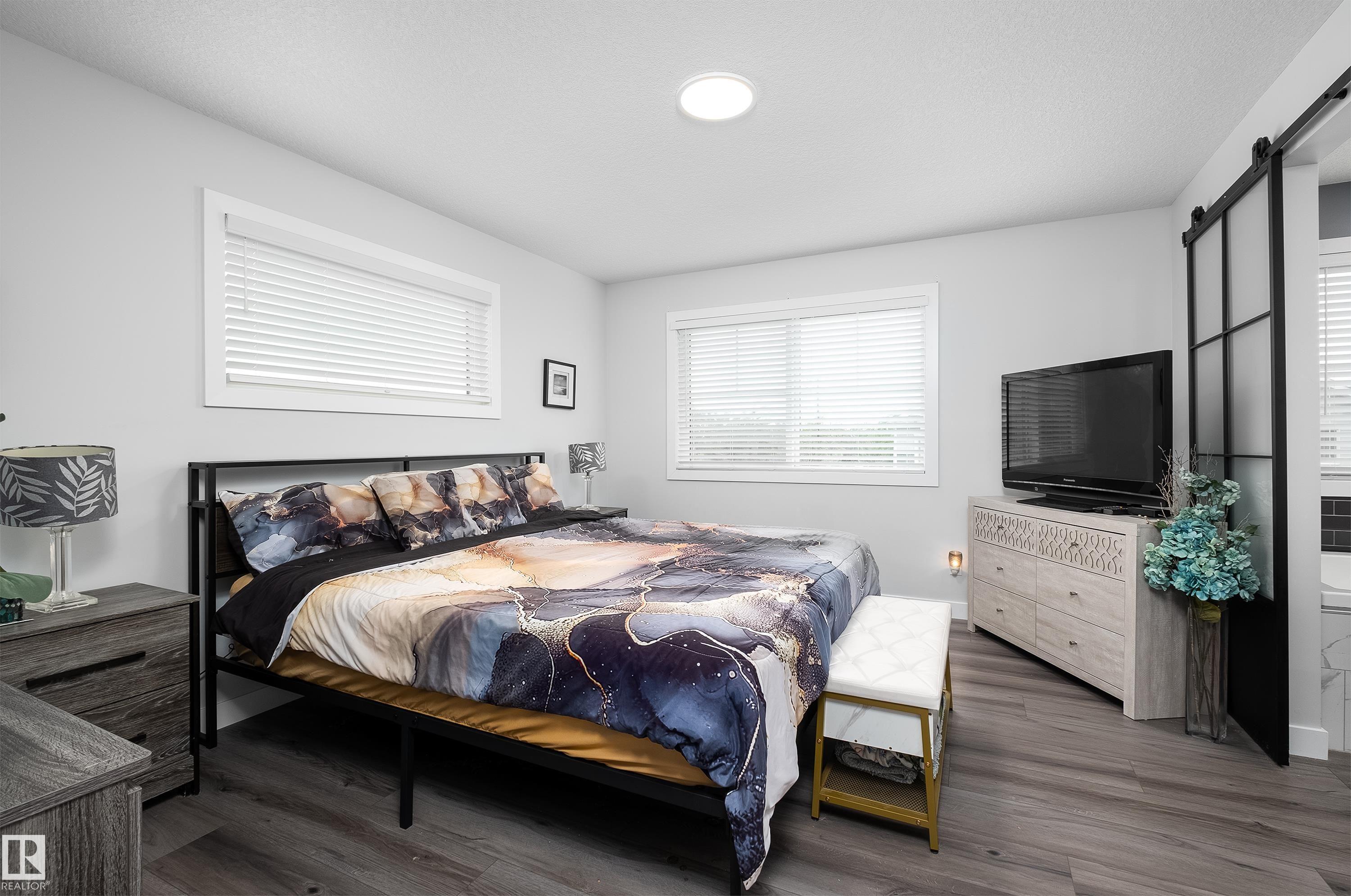 20892 131 AV NW