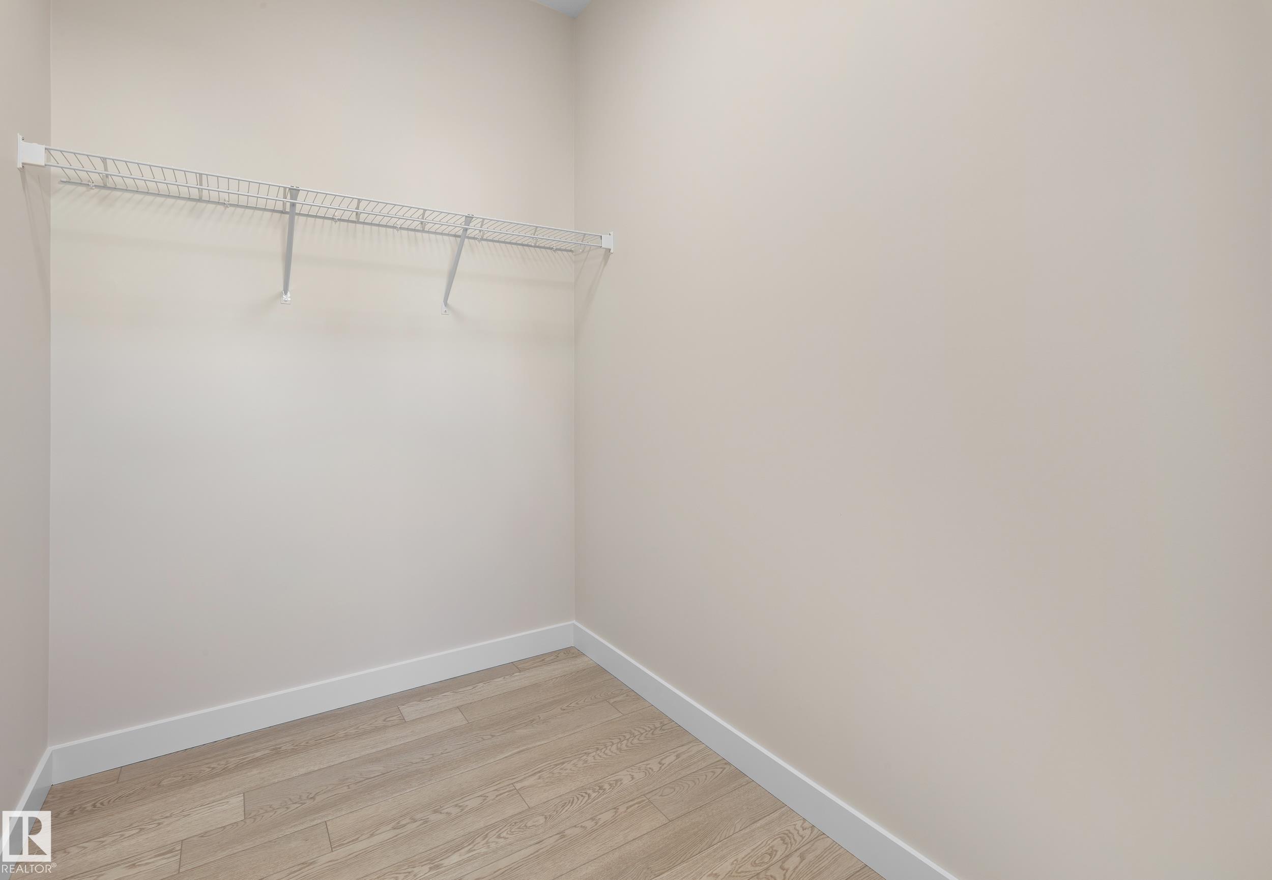 9336 221 ST NW