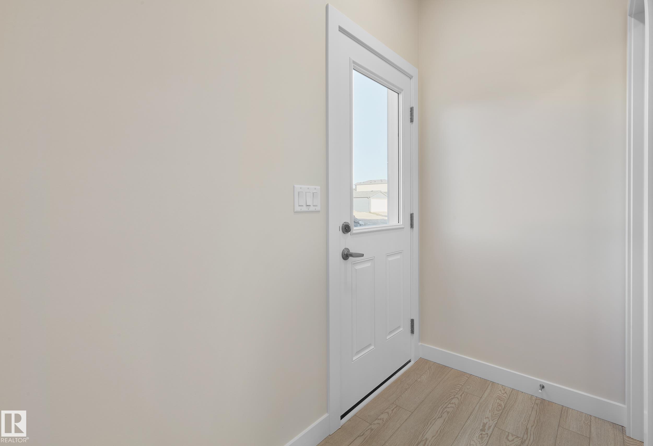 9336 221 ST NW