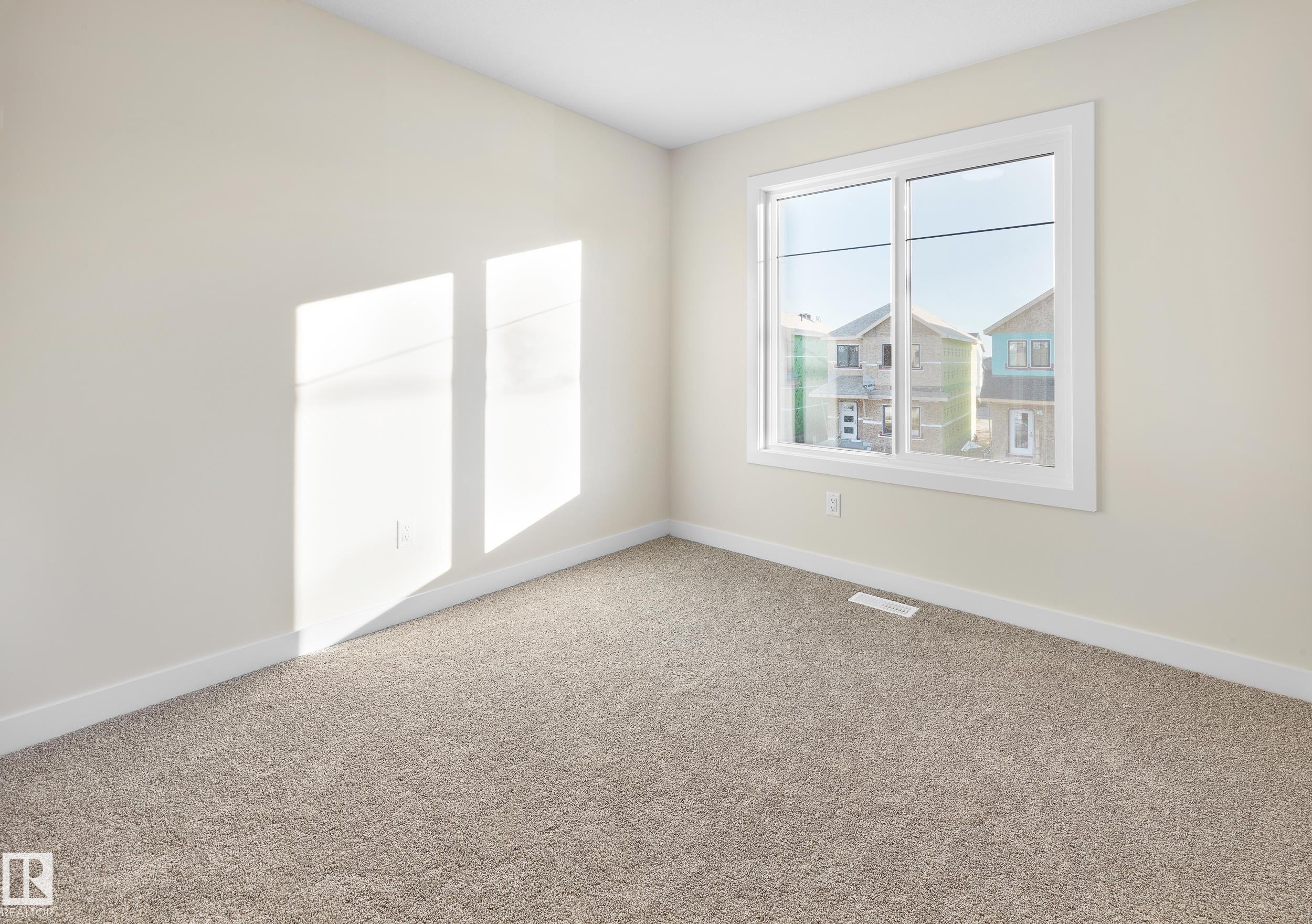 9336 221 ST NW
