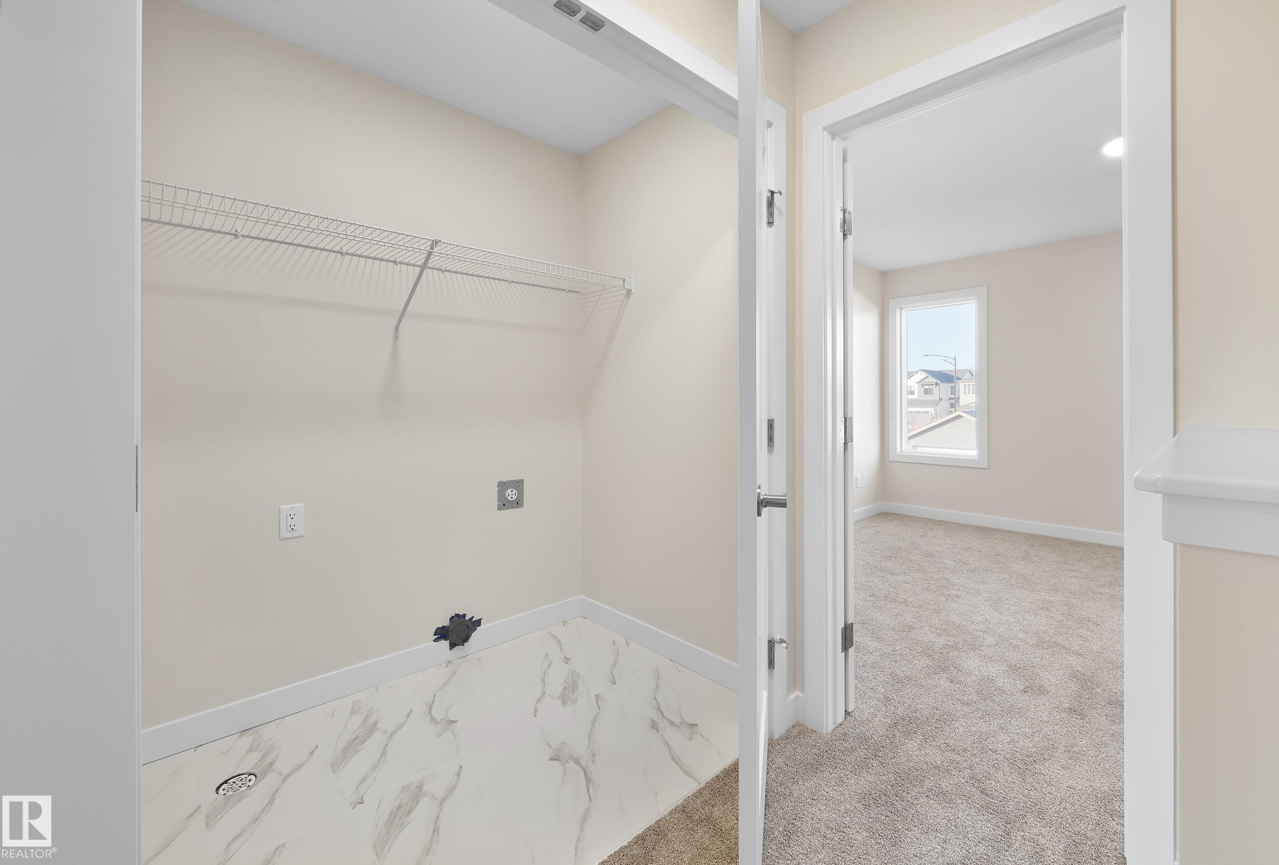 9336 221 ST NW