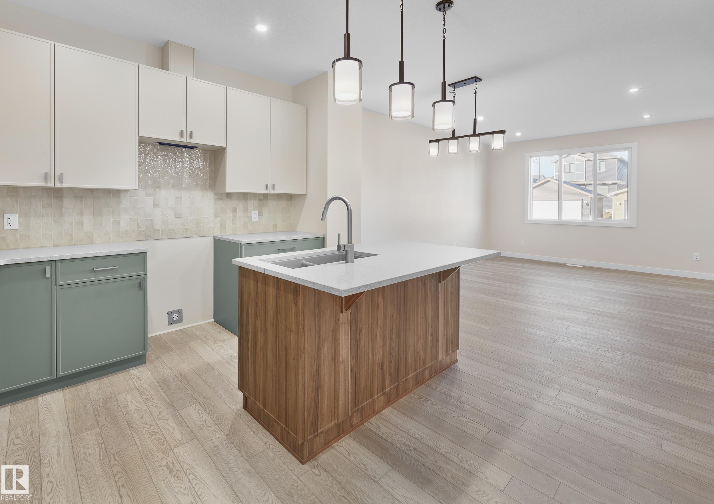 9336 221 ST NW