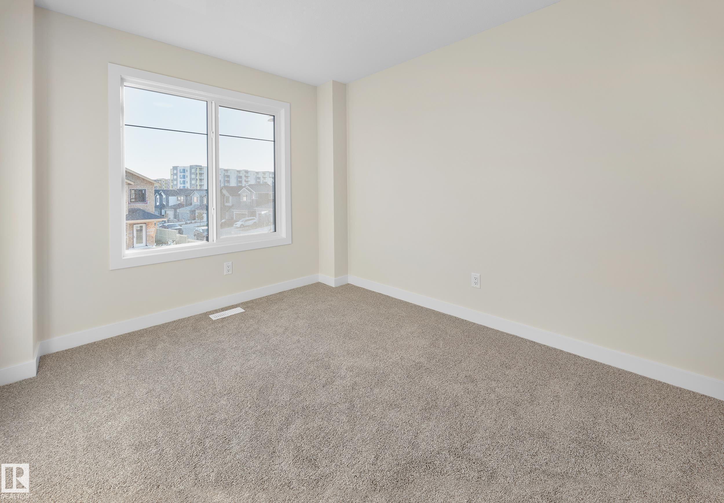 9336 221 ST NW