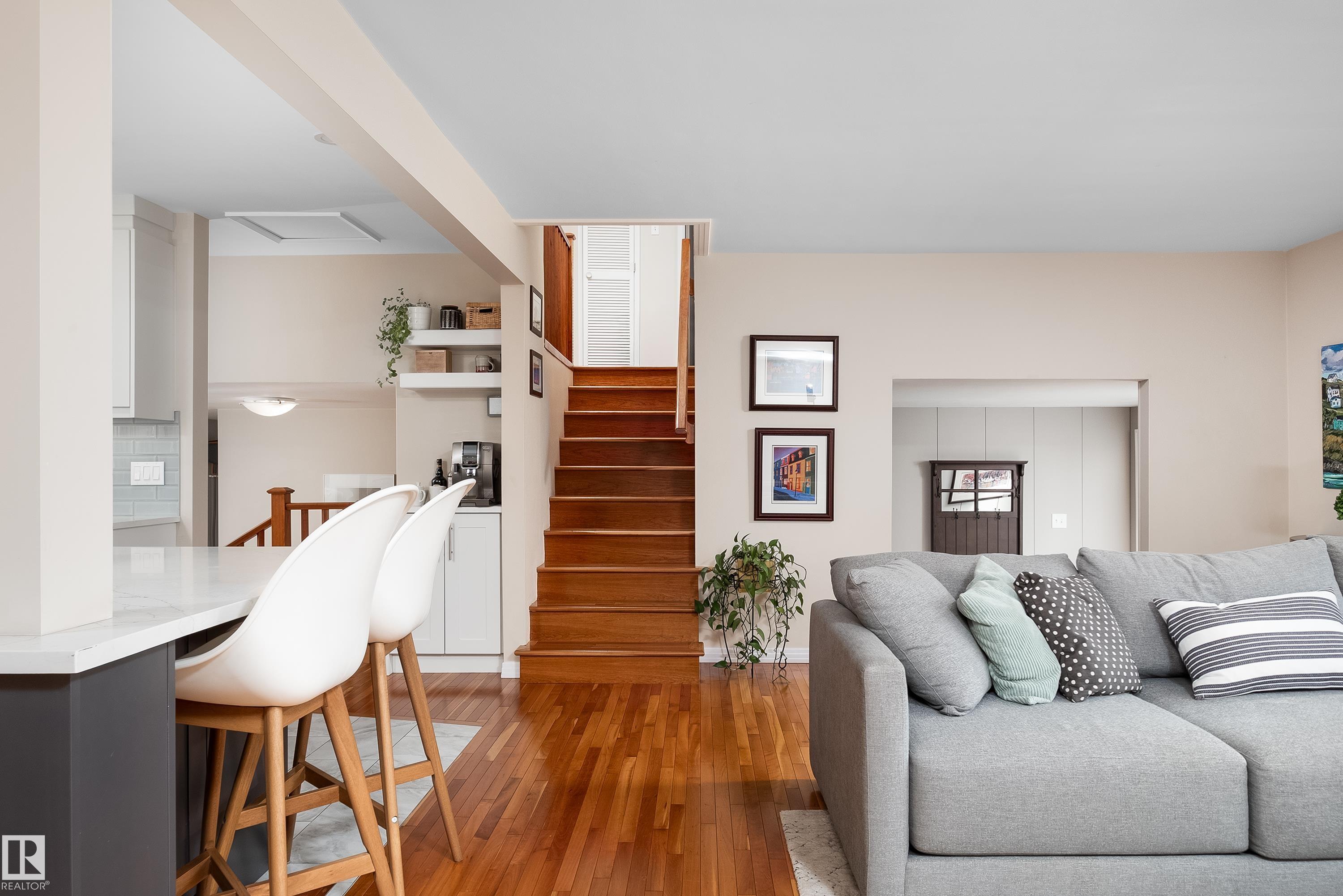 7708 106A AV NW