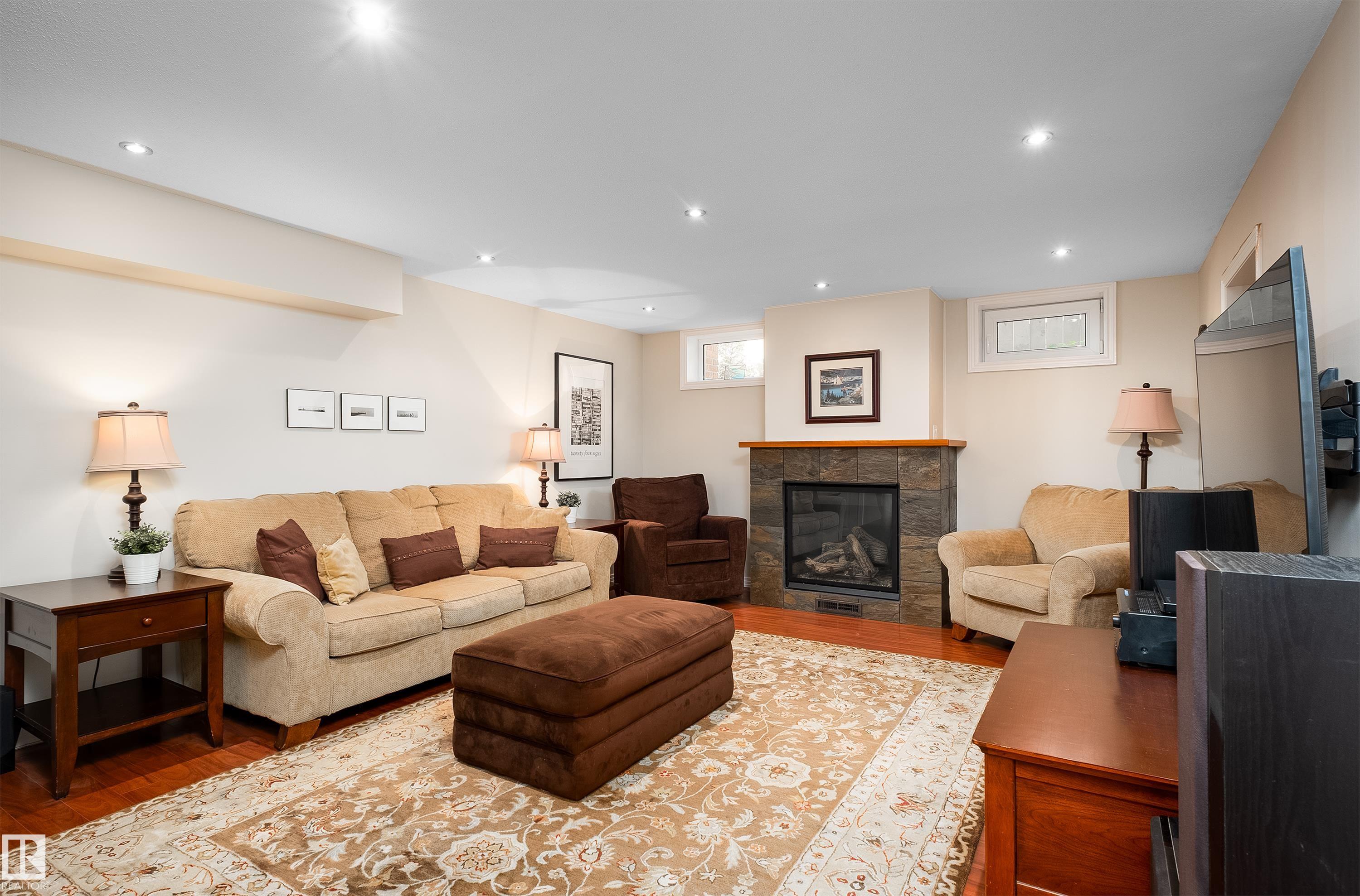 7708 106A AV NW
