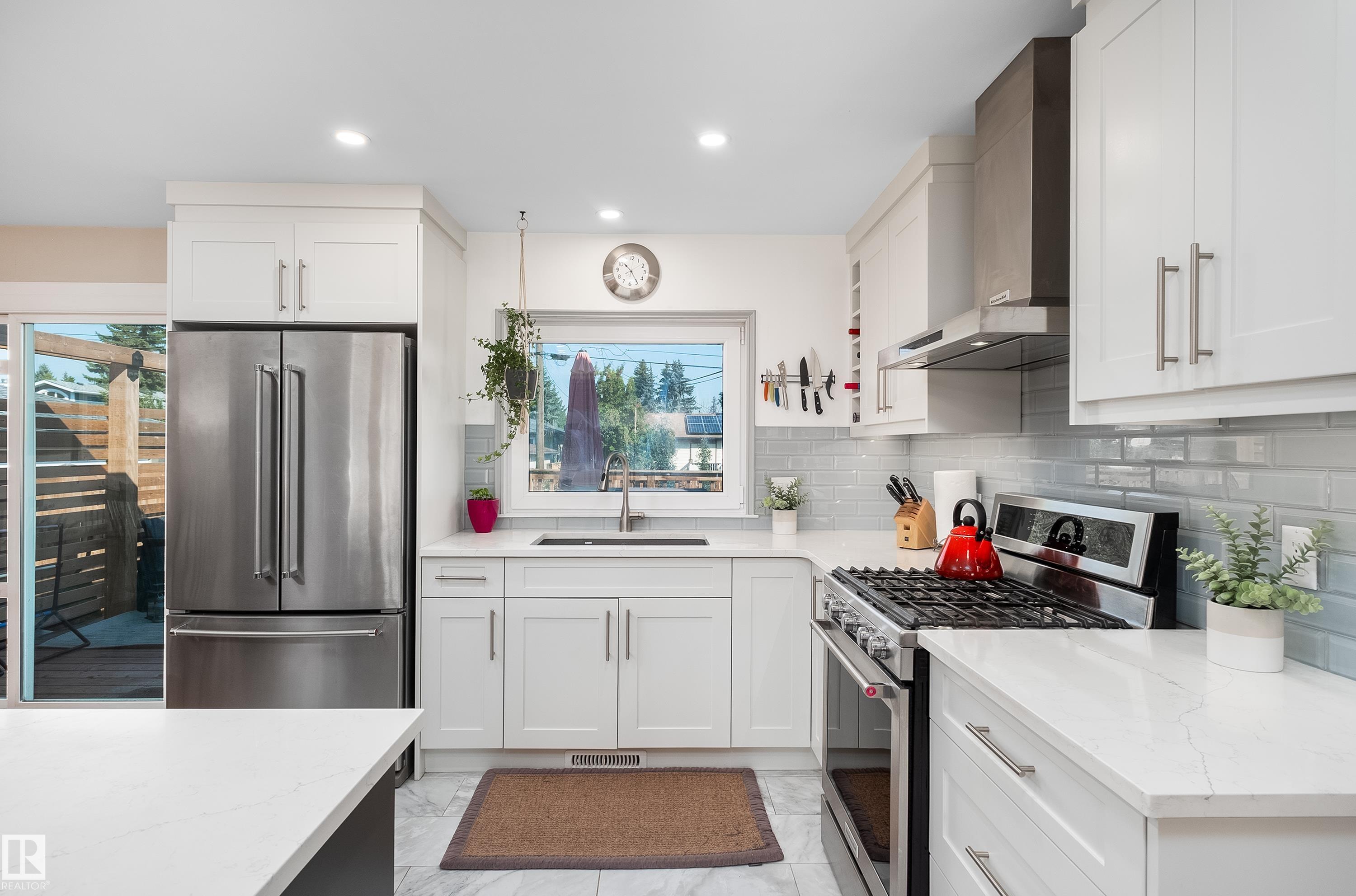 7708 106A AV NW