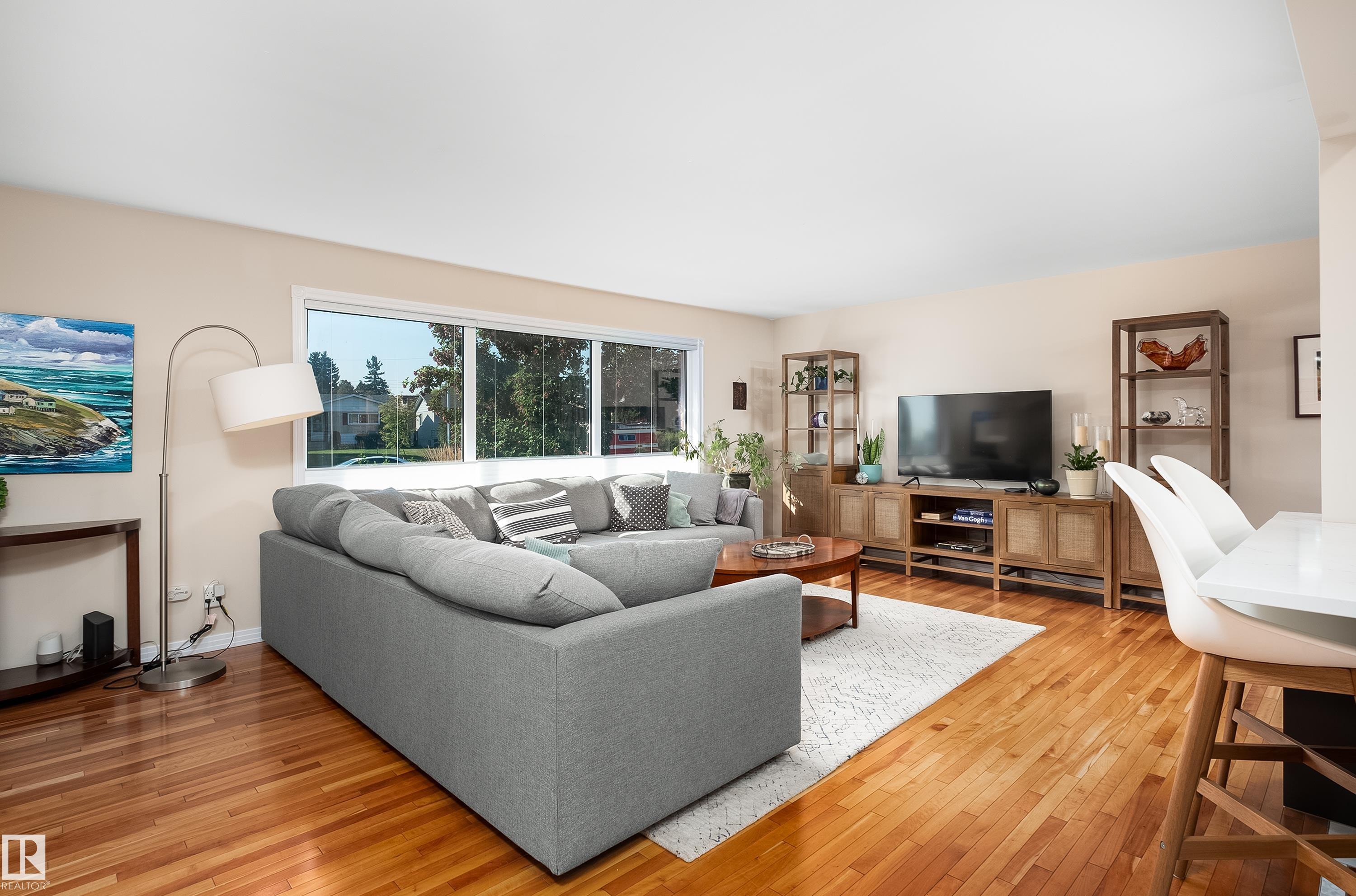 7708 106A AV NW