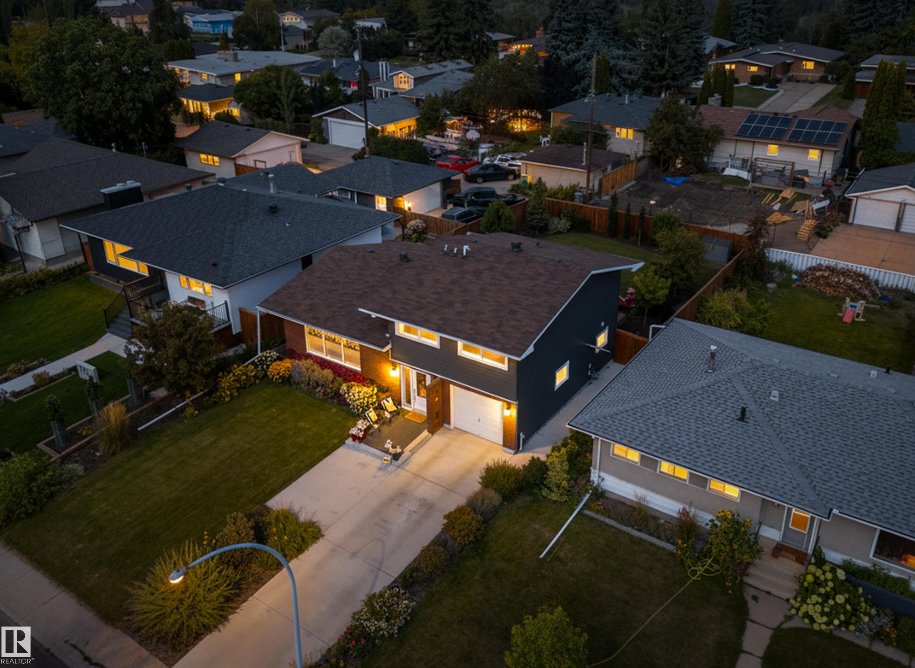 7708 106A AV NW