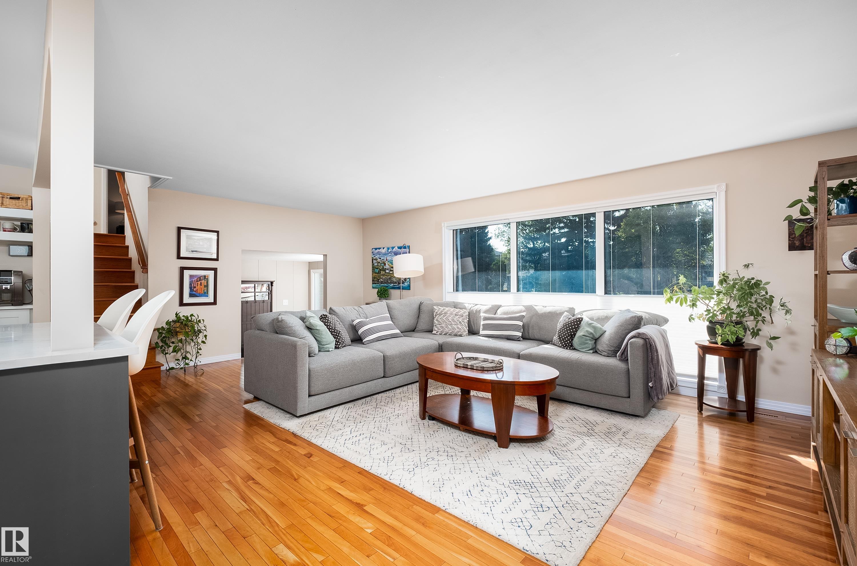 7708 106A AV NW