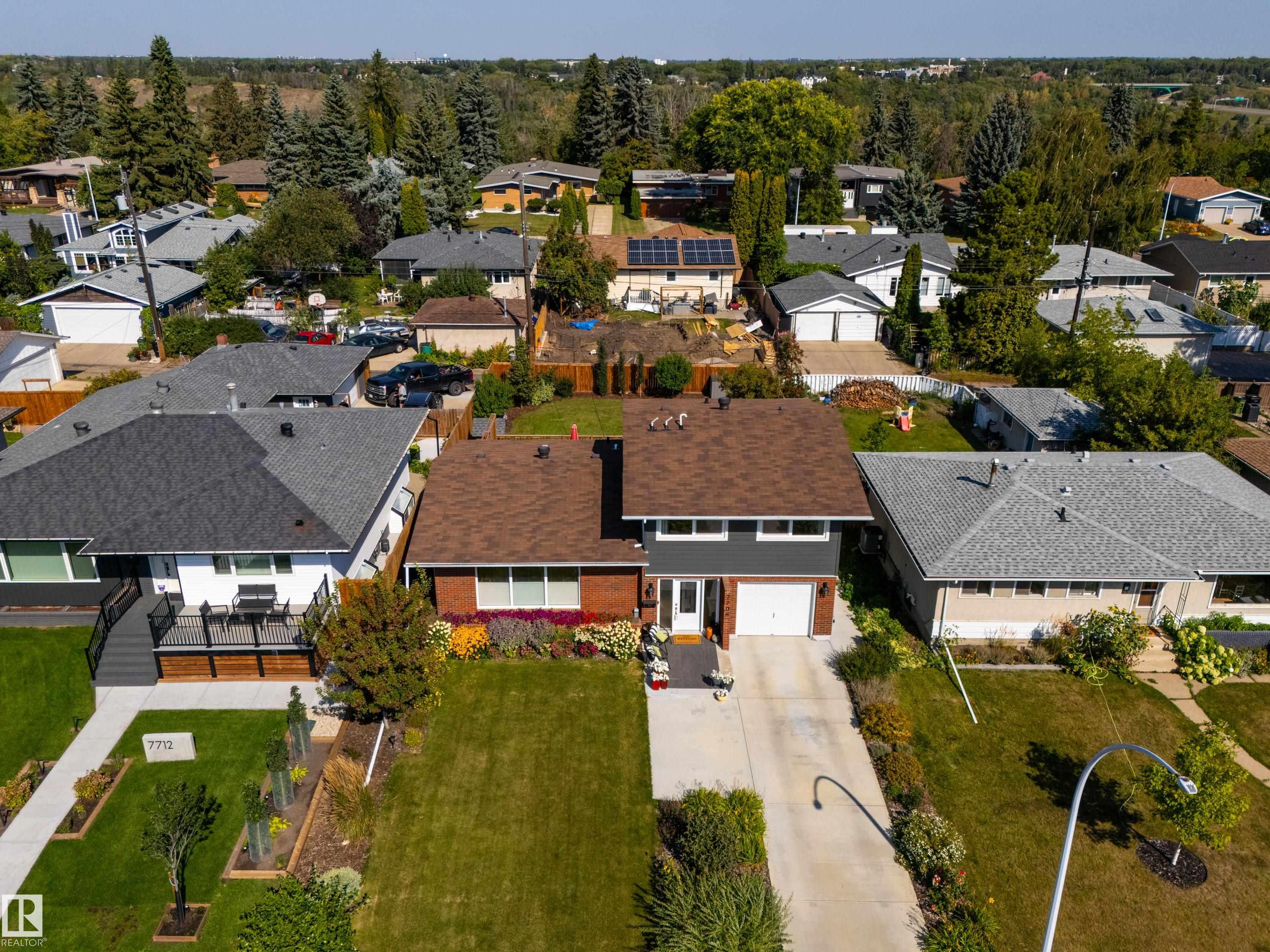 7708 106A AV NW