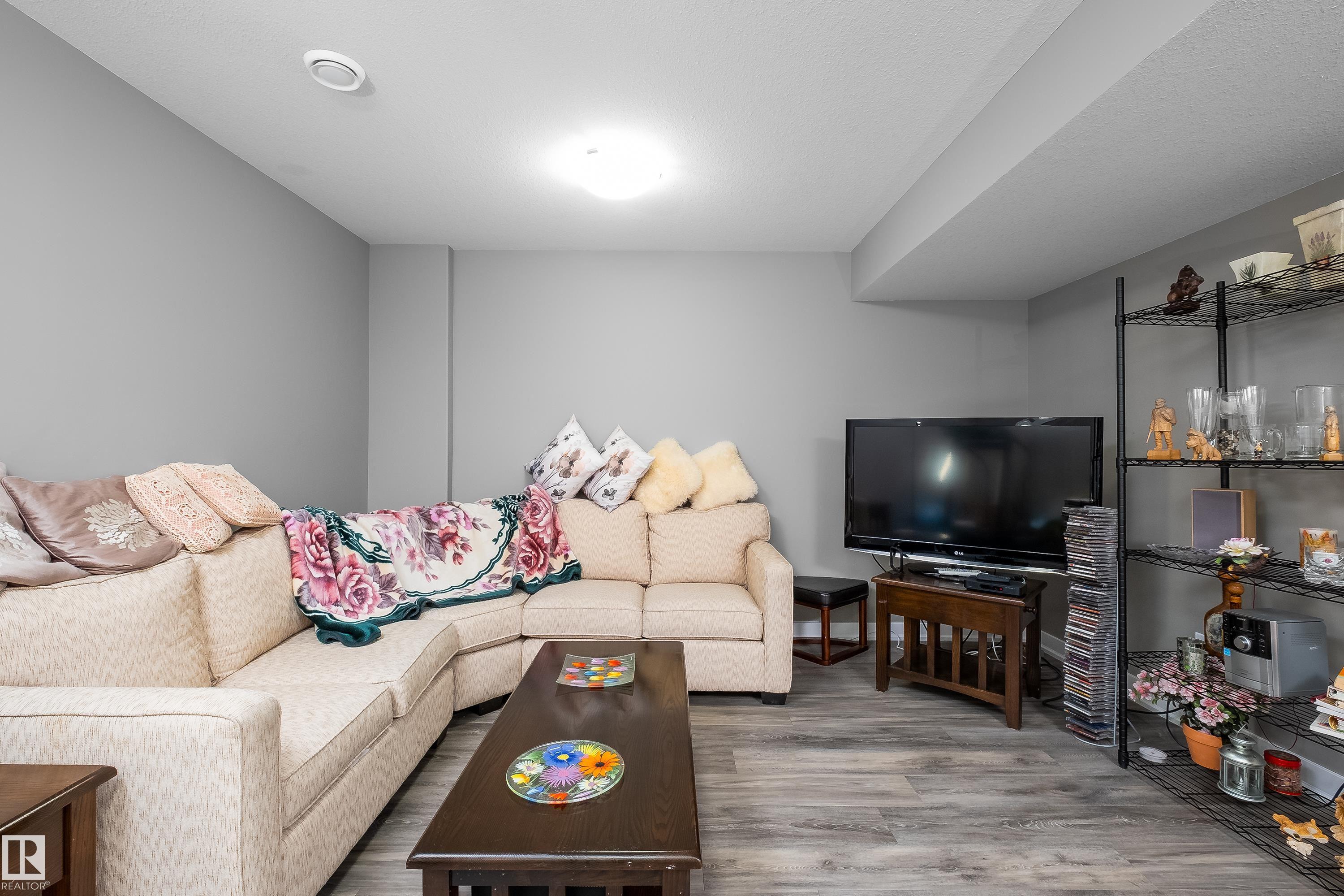 136 Reed PL