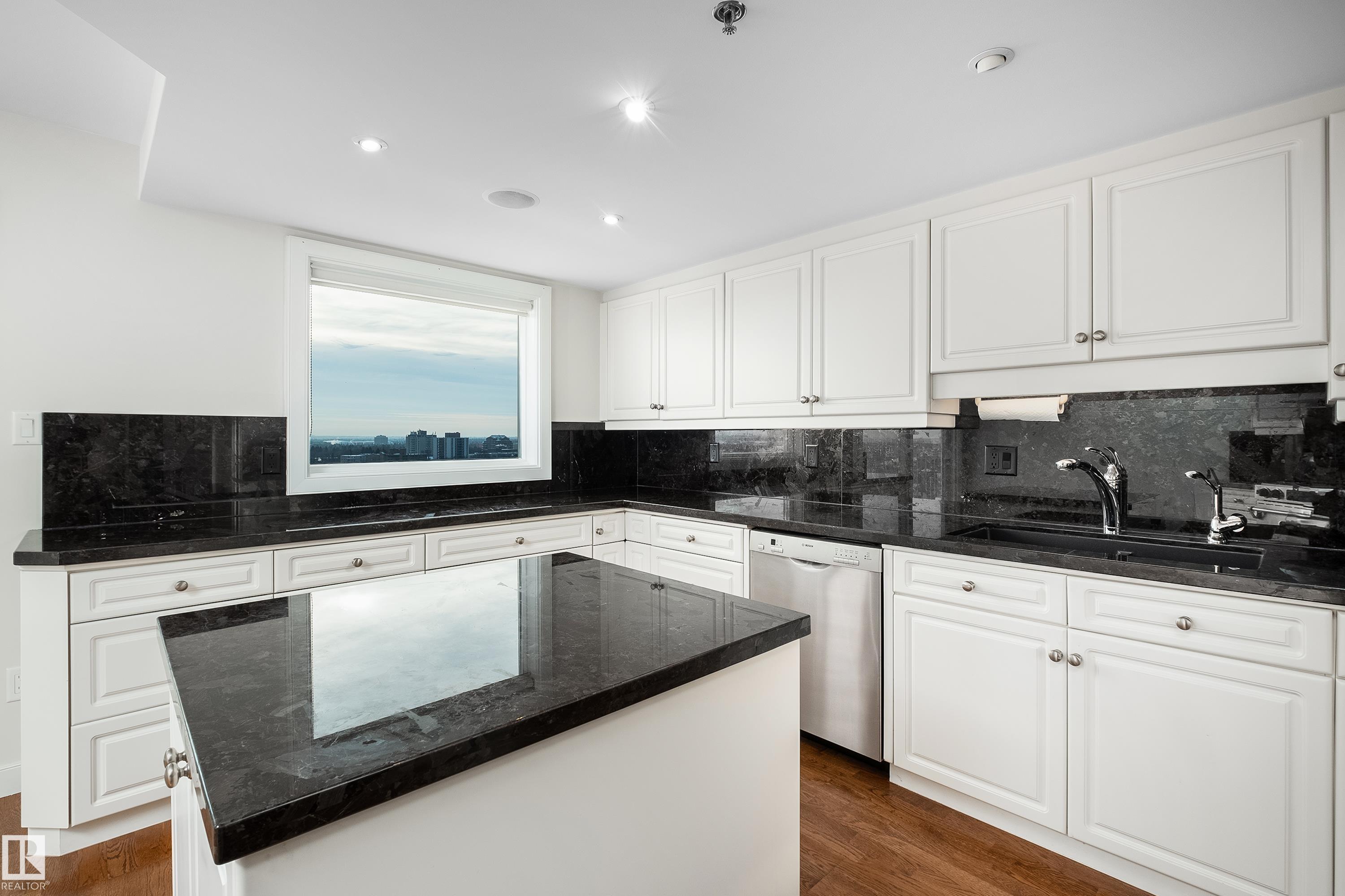 #1402 10731 Saskatchewan DR NW