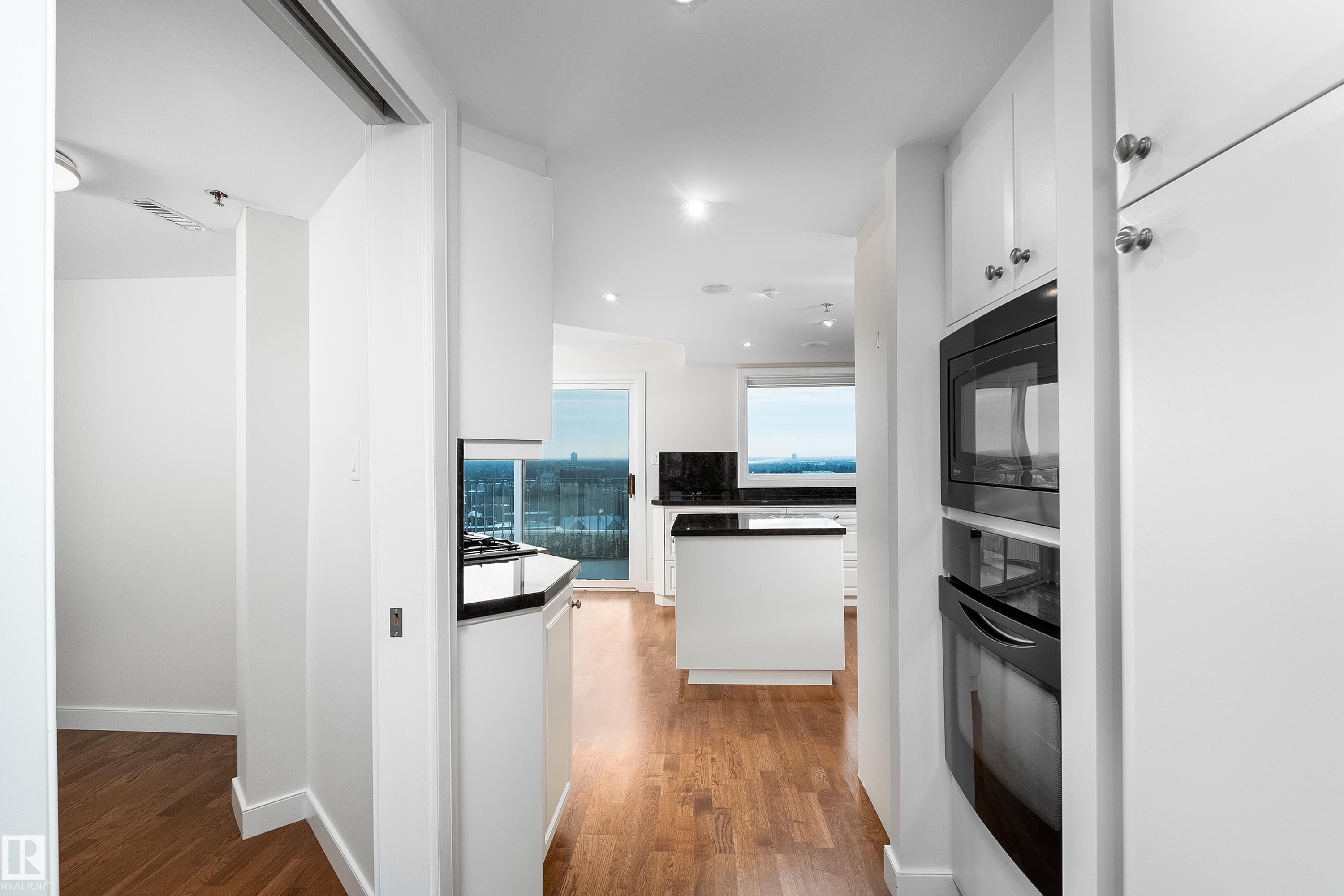 #1402 10731 Saskatchewan DR NW