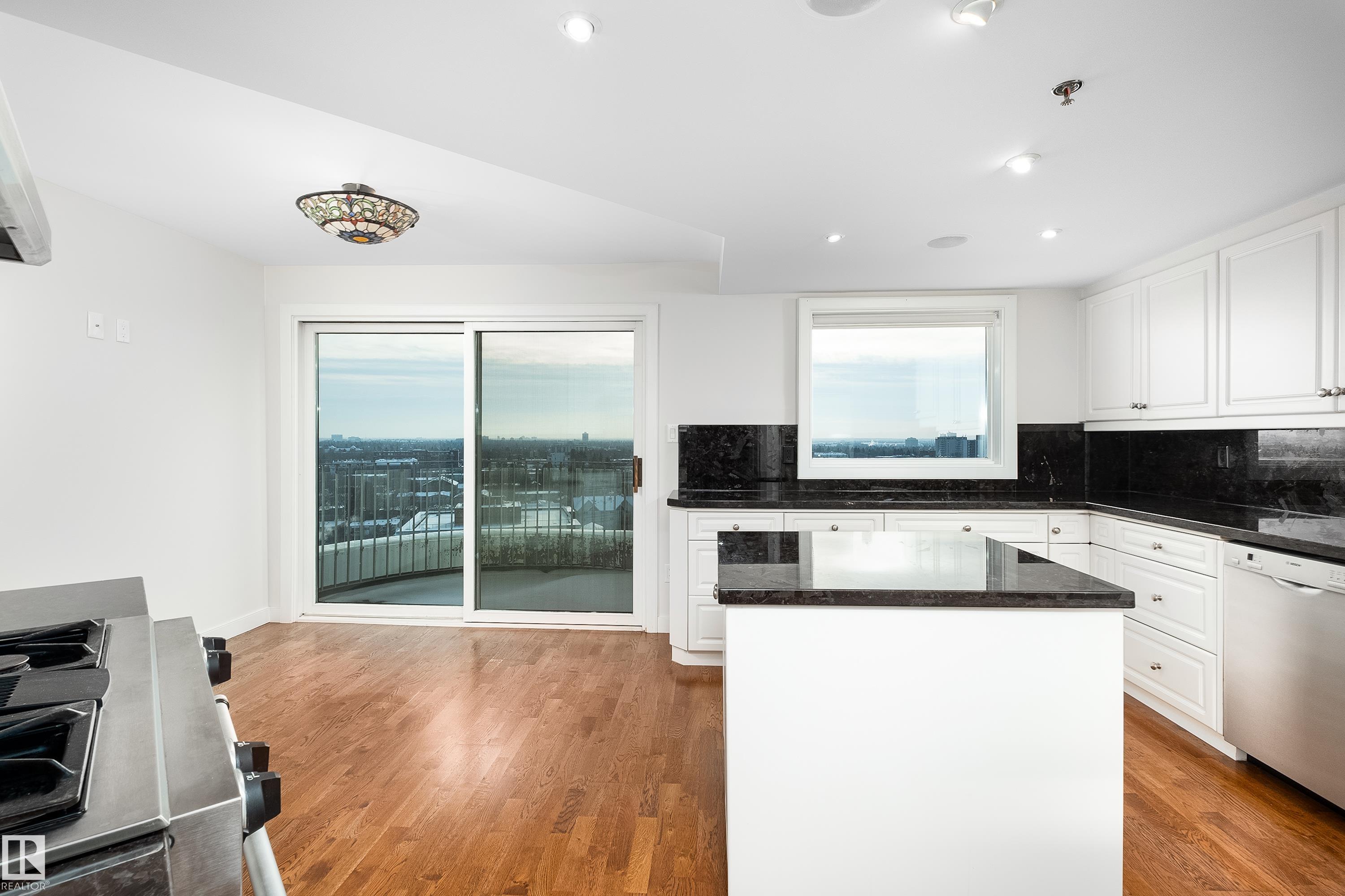 #1402 10731 Saskatchewan DR NW