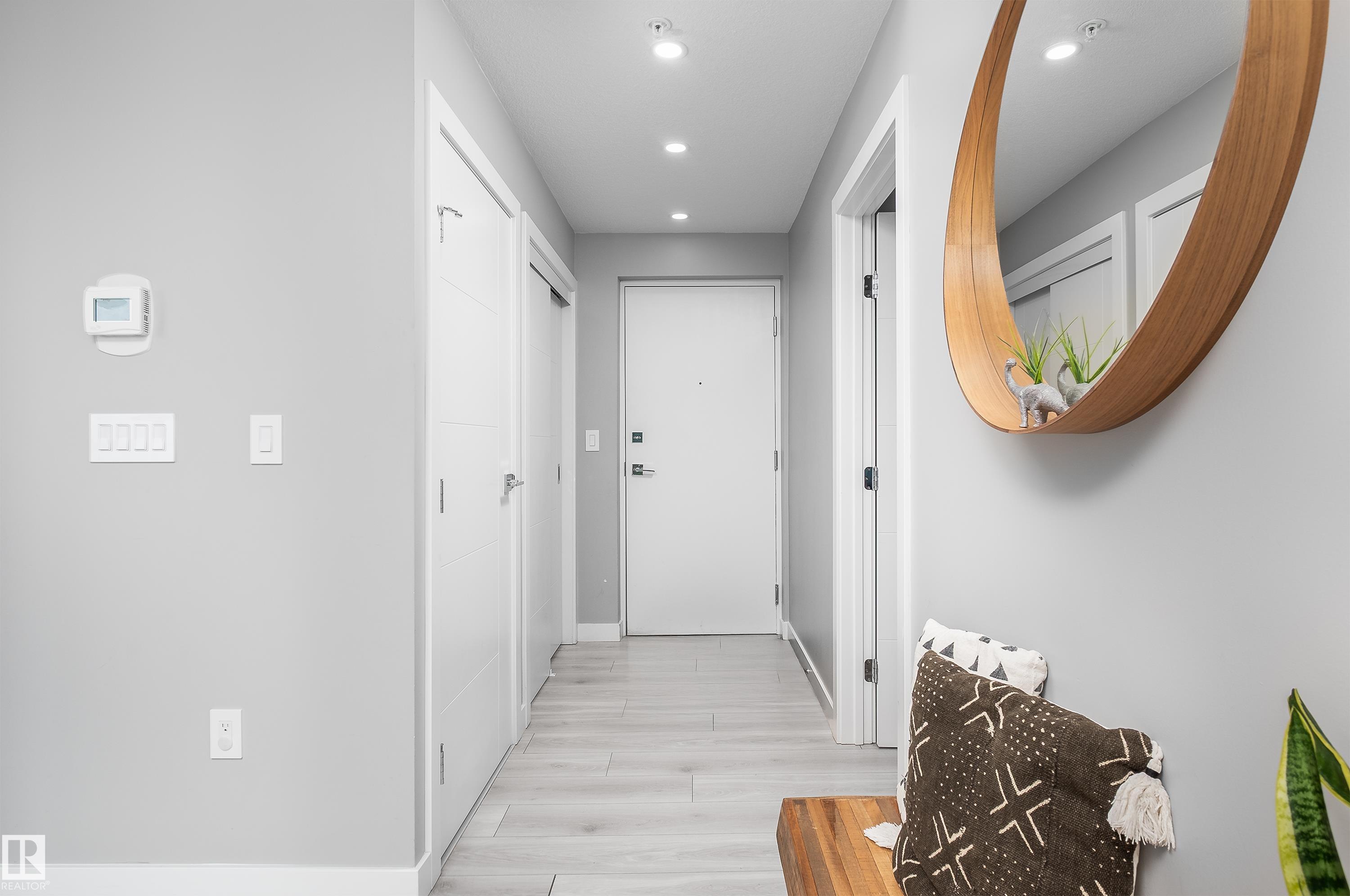 #1700 10180 103 ST NW